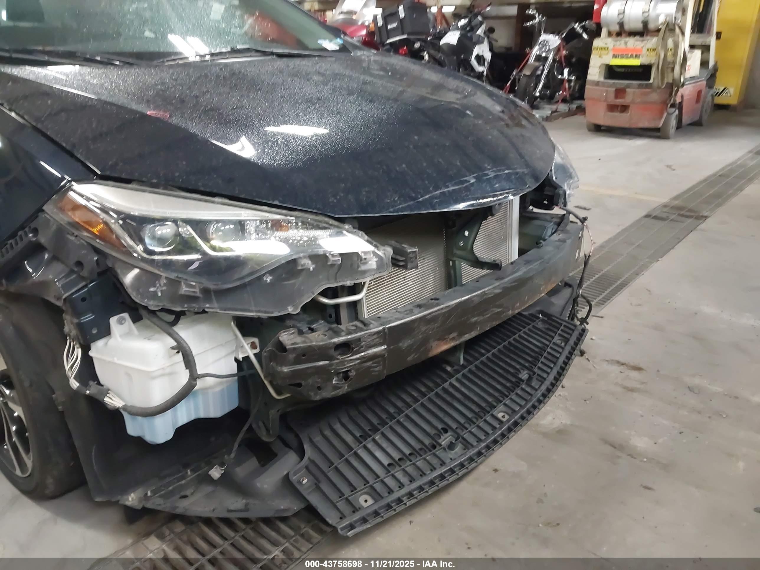 TOYOTA COROLLA image 6