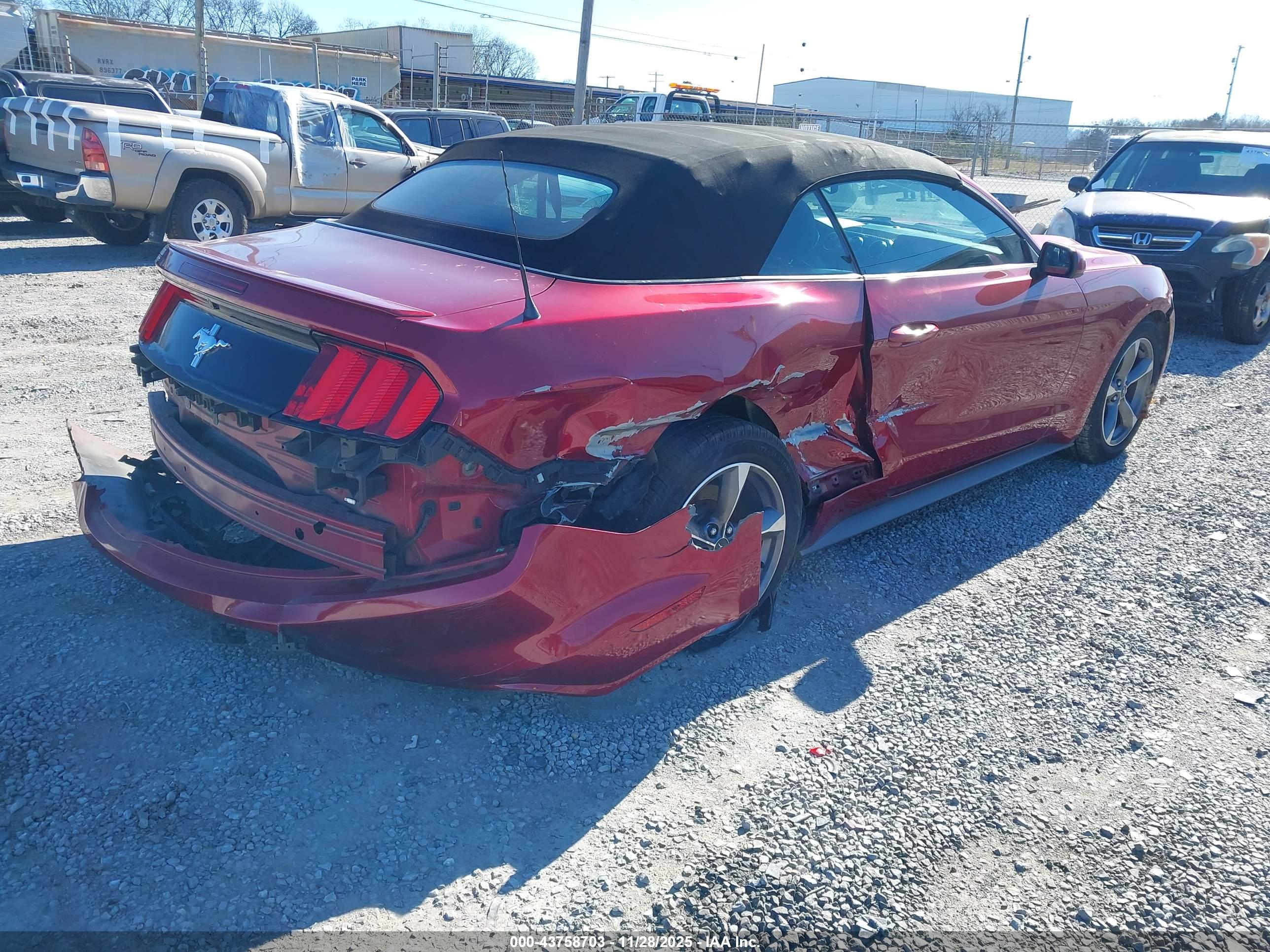 FORD MUSTANG image 4