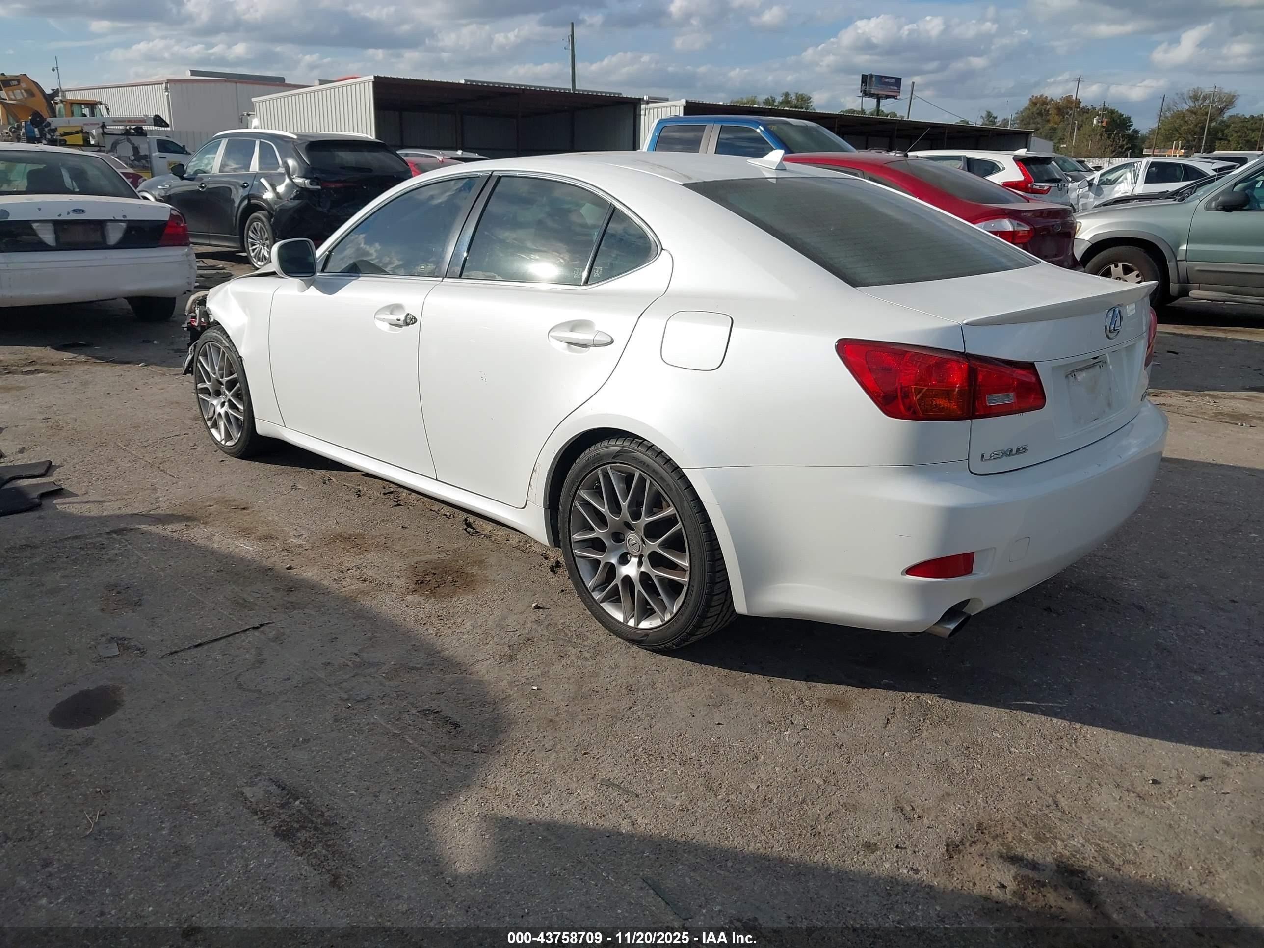 LEXUS IS image 3