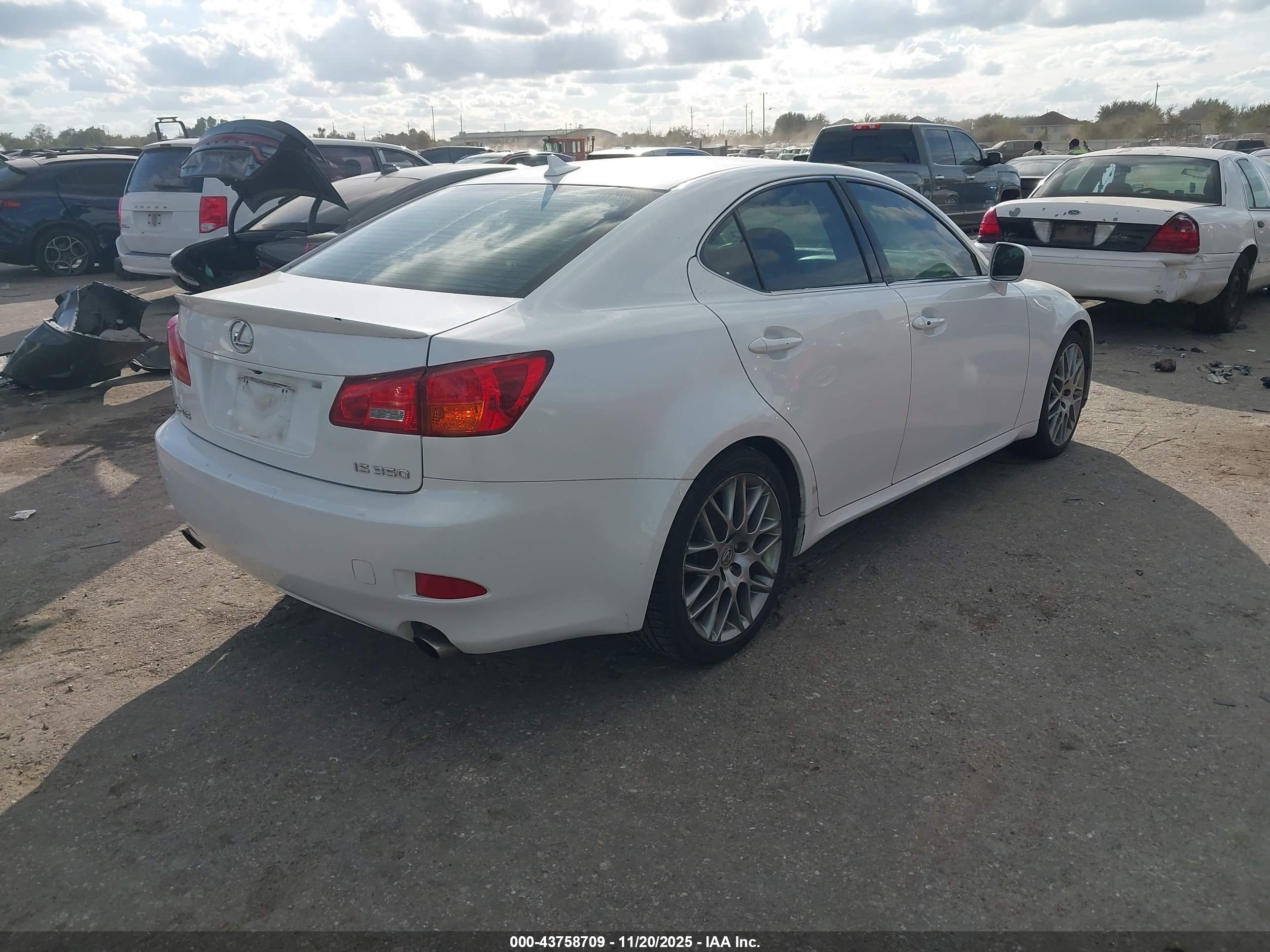 LEXUS IS image 4