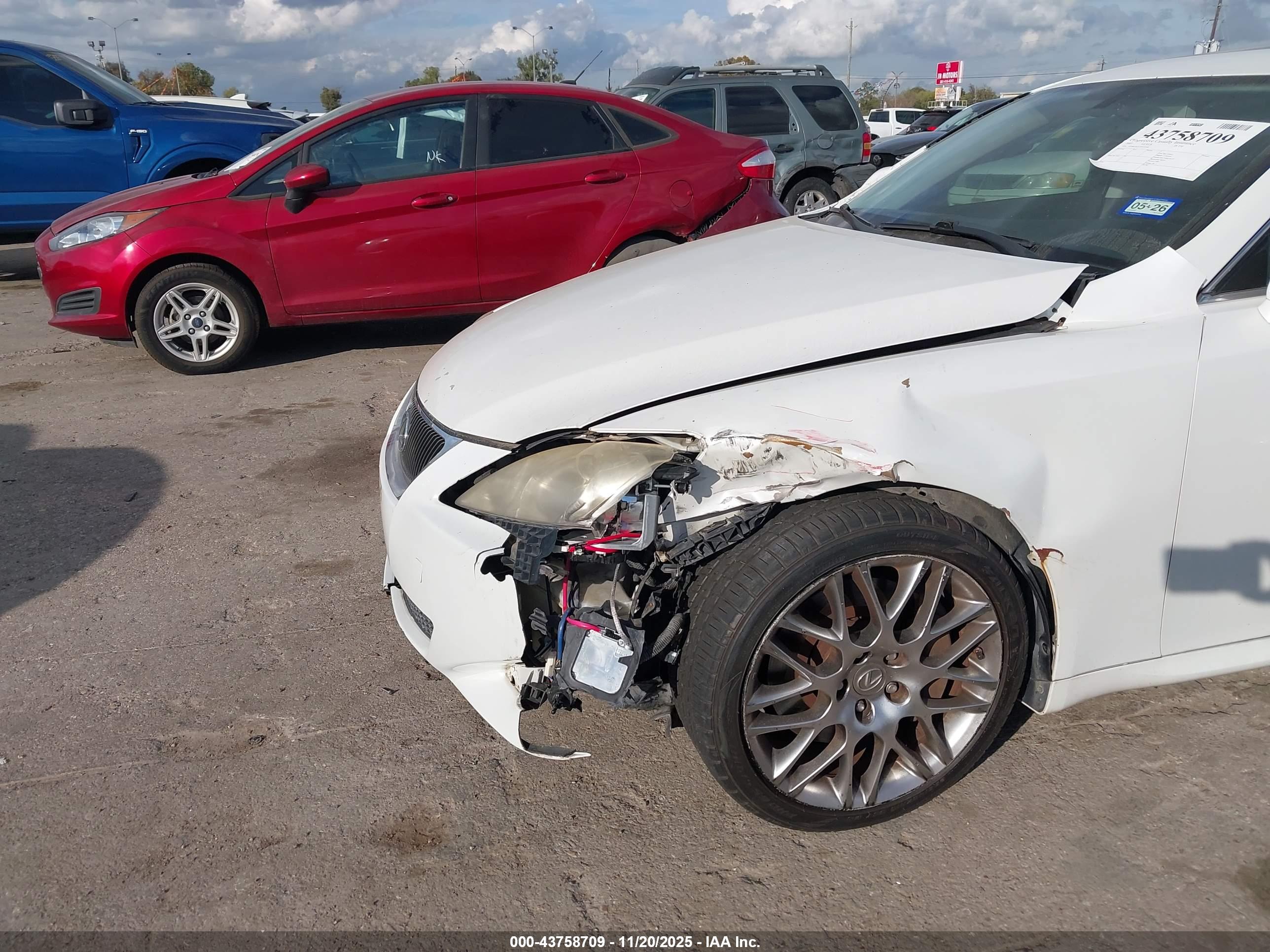 LEXUS IS image 6