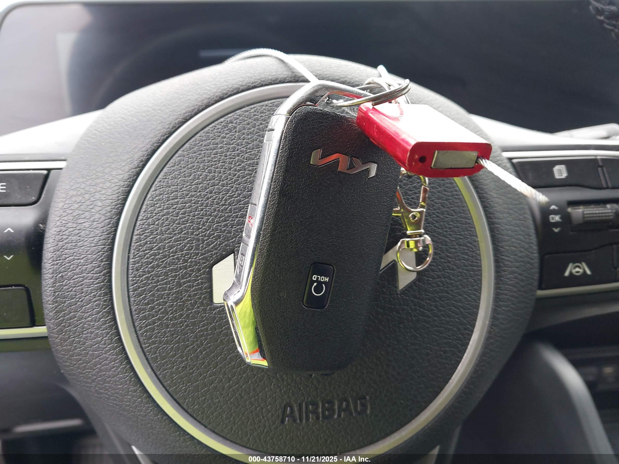 KIA SPORTAGE image 11
