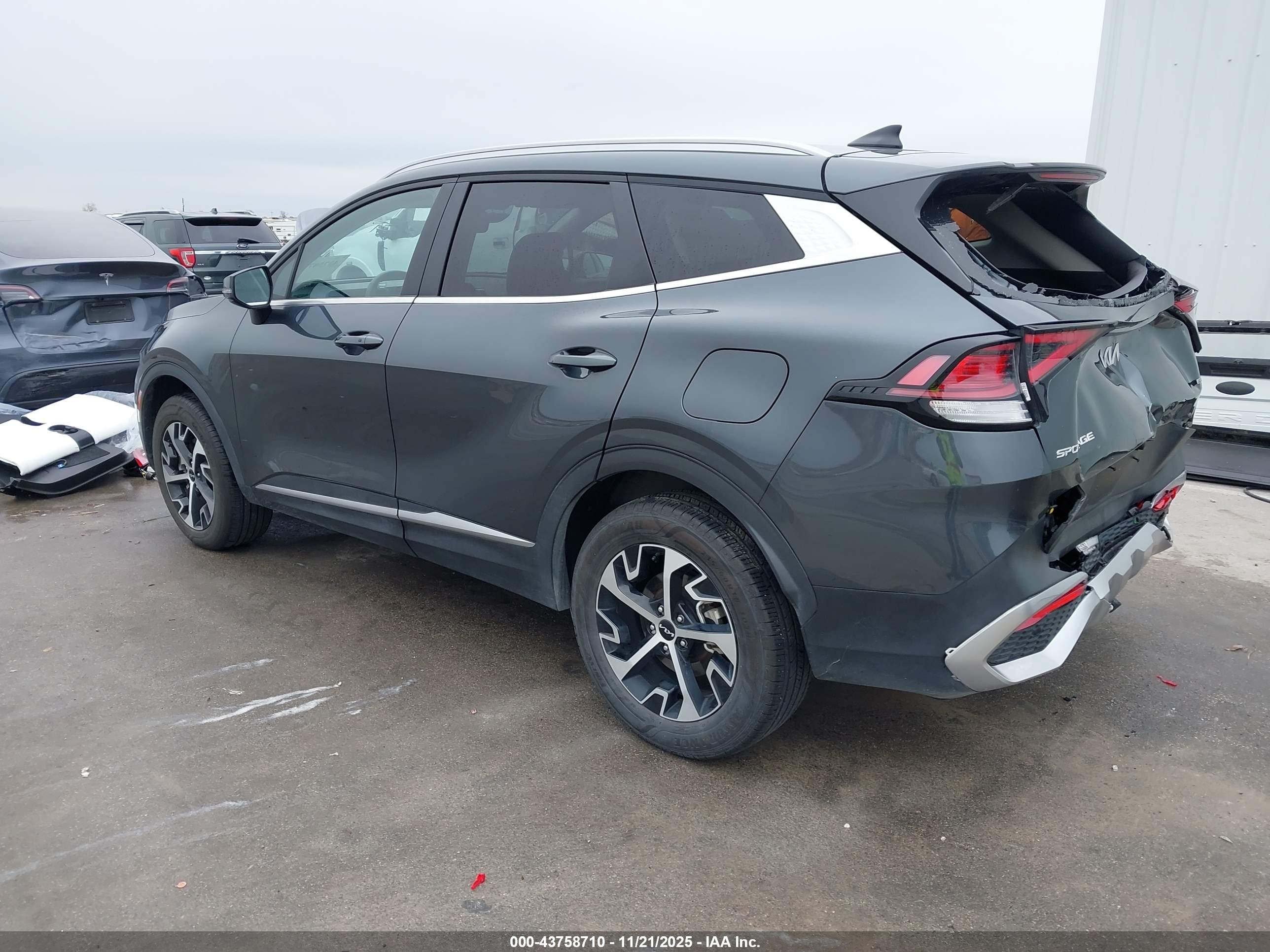 KIA SPORTAGE image 3