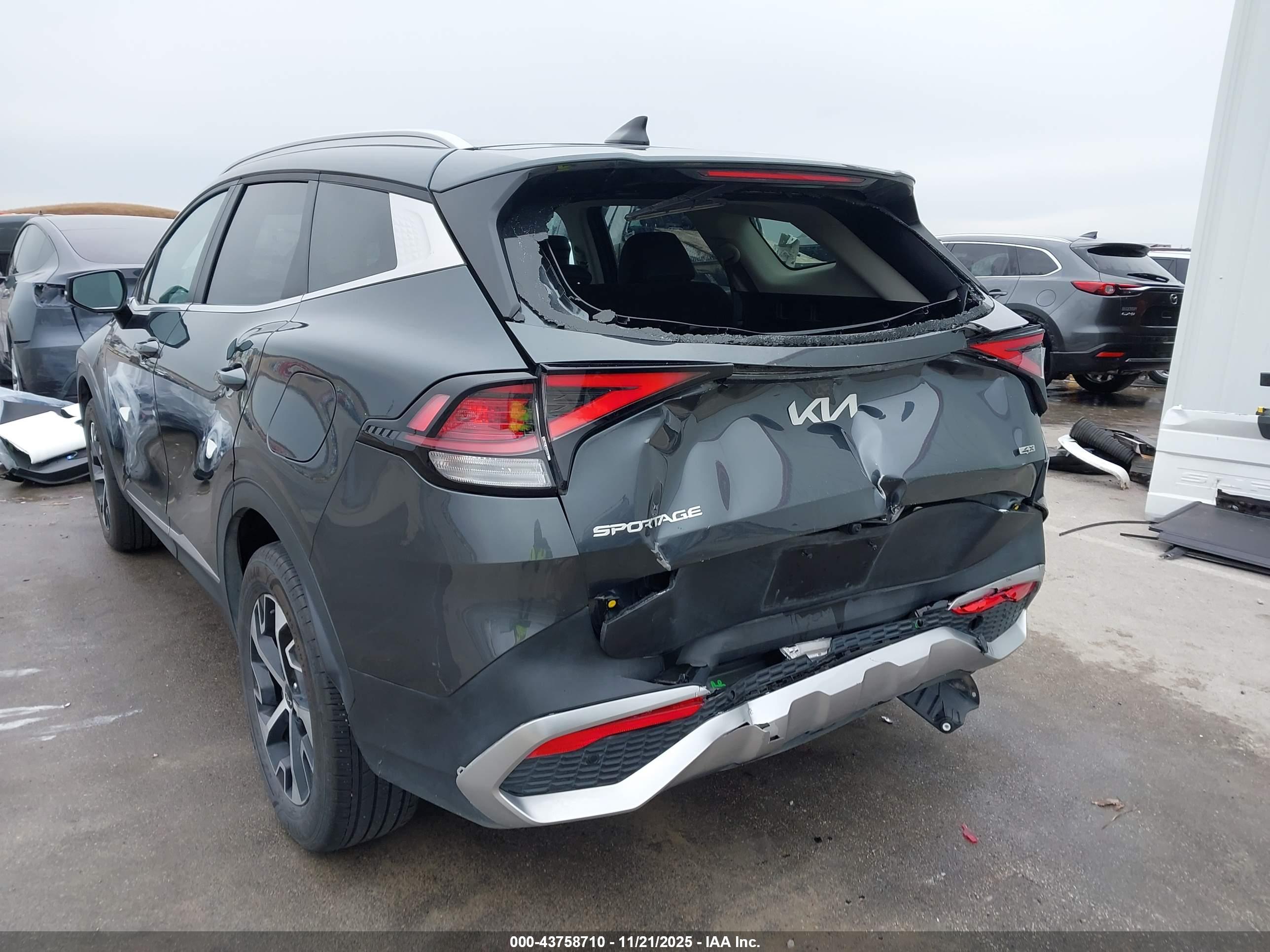 KIA SPORTAGE image 6