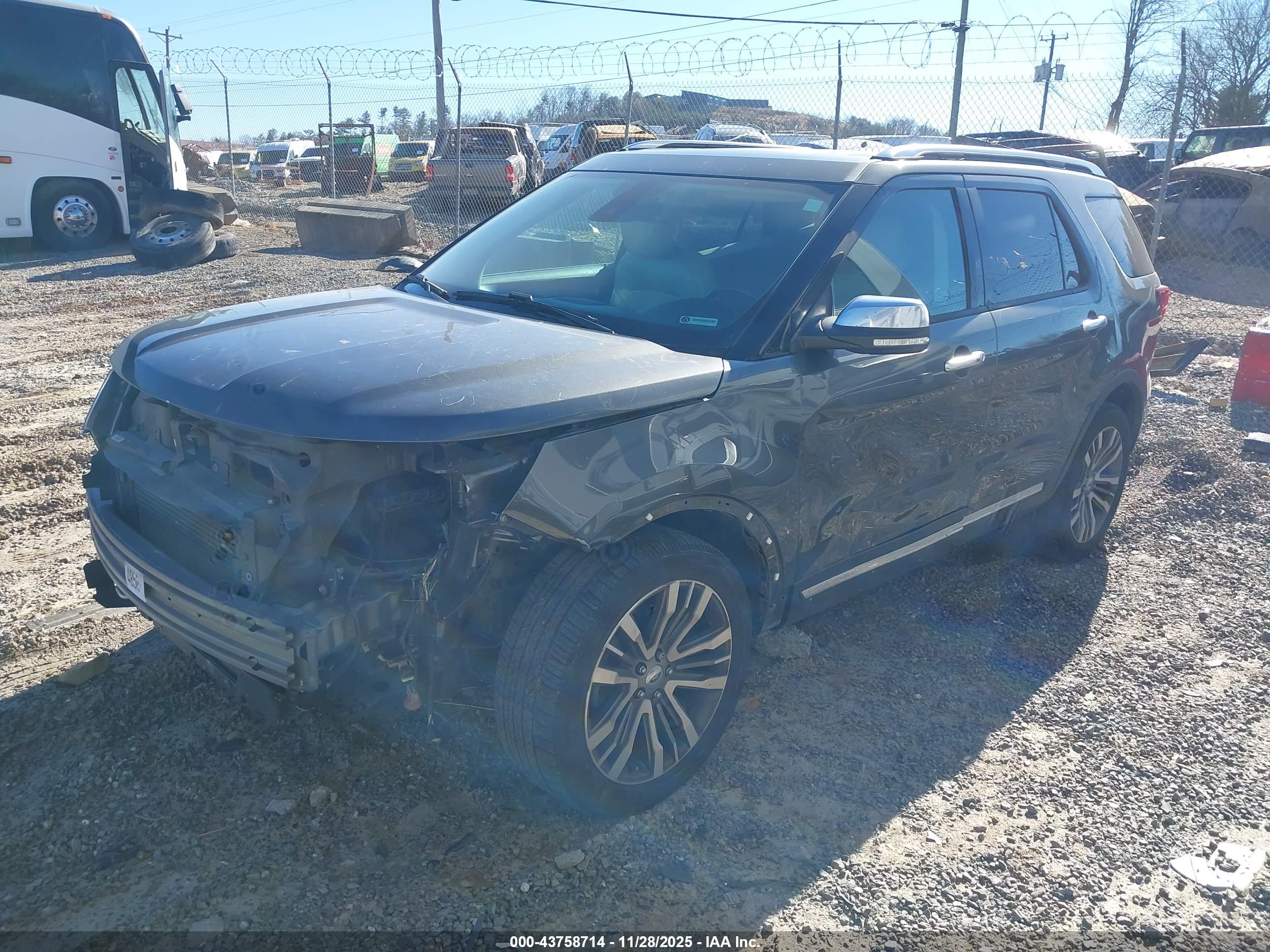 FORD EXPLORER image 2