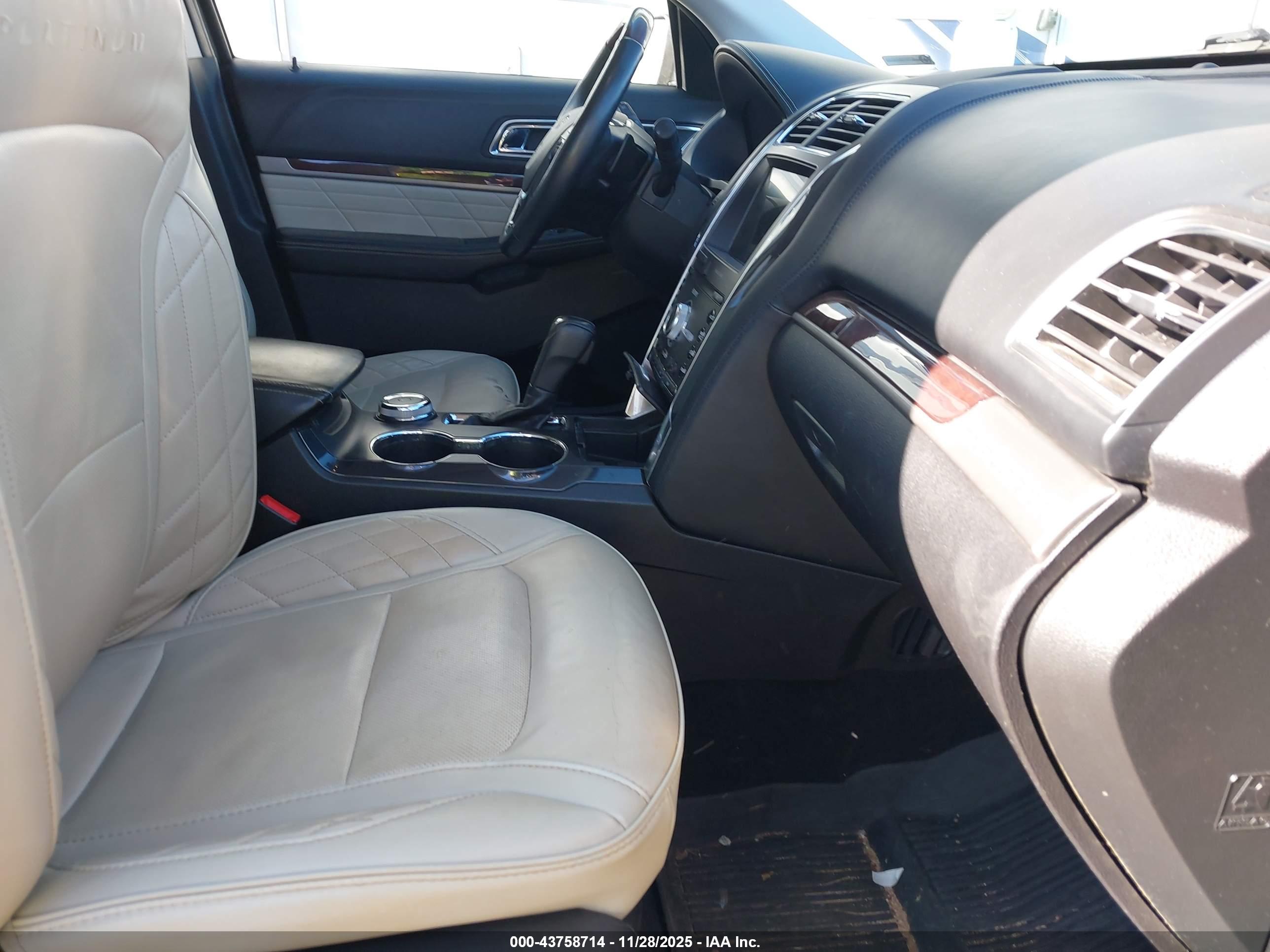 FORD EXPLORER image 5
