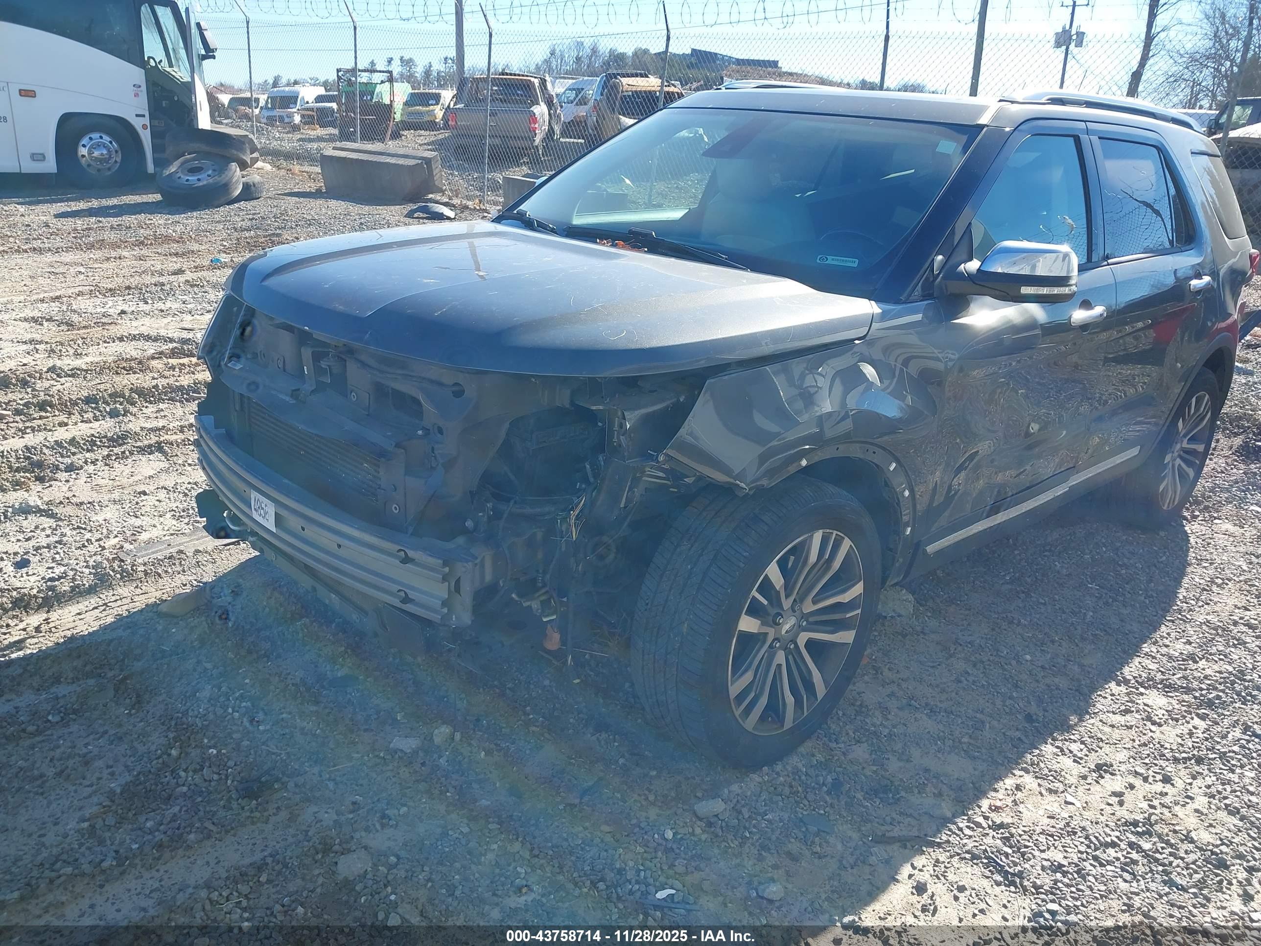 FORD EXPLORER image 6