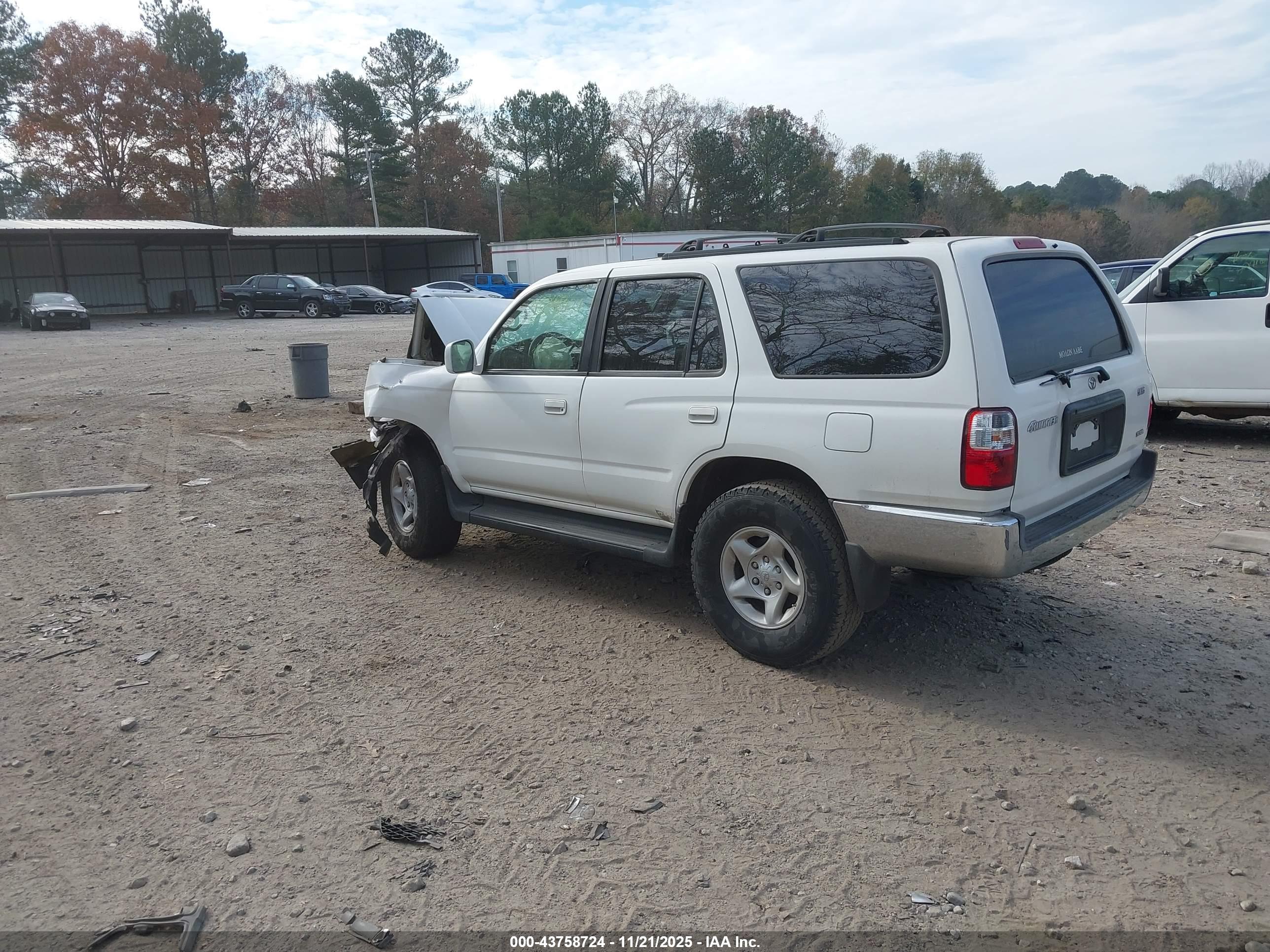 TOYOTA 4RUNNER image 3