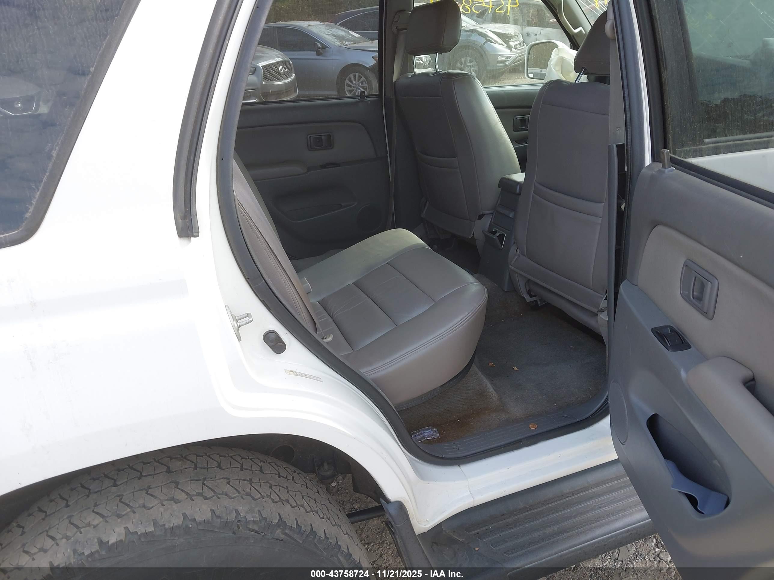 TOYOTA 4RUNNER image 8