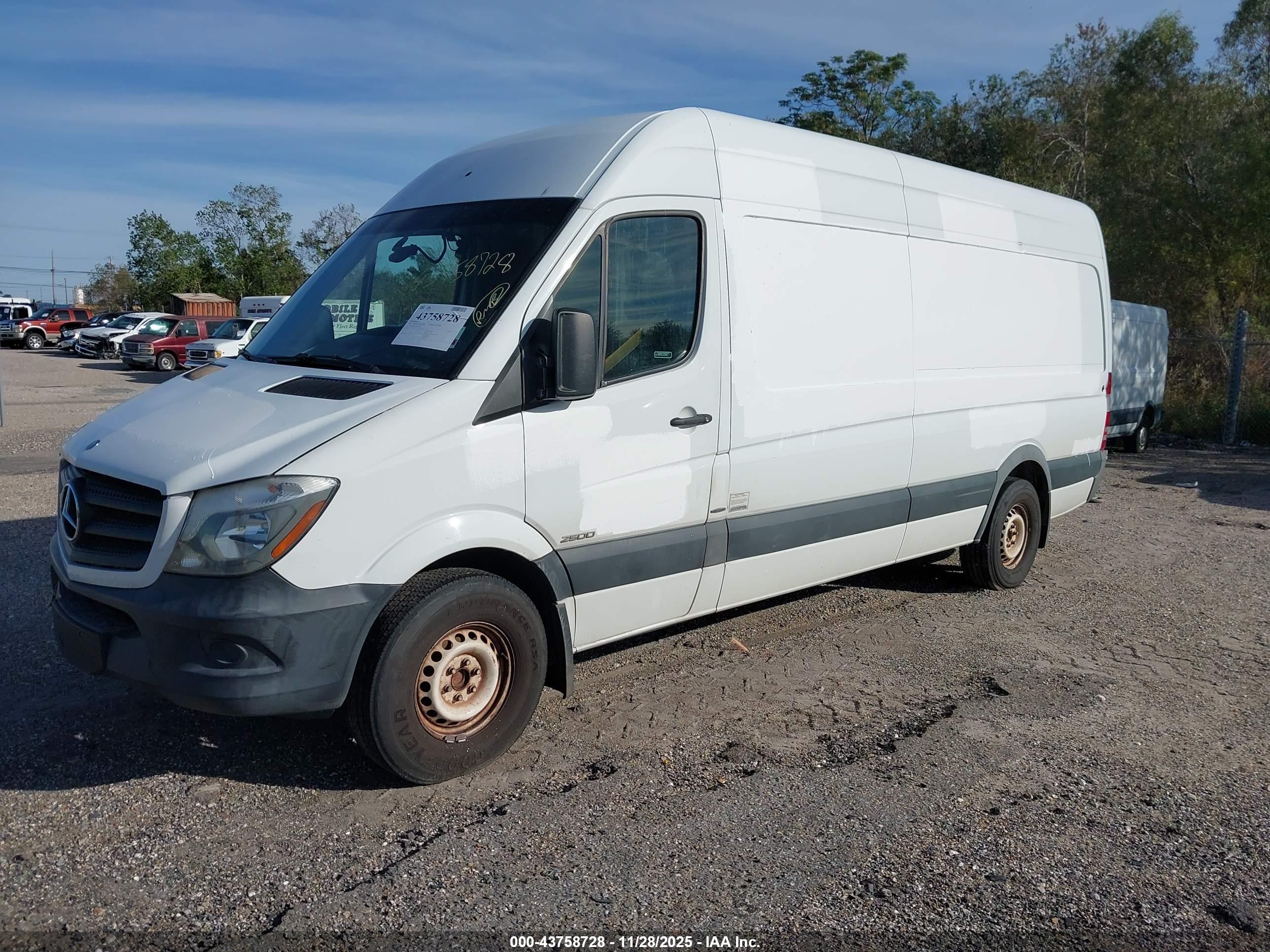 MERCEDES-BENZ SPRINTER image 2