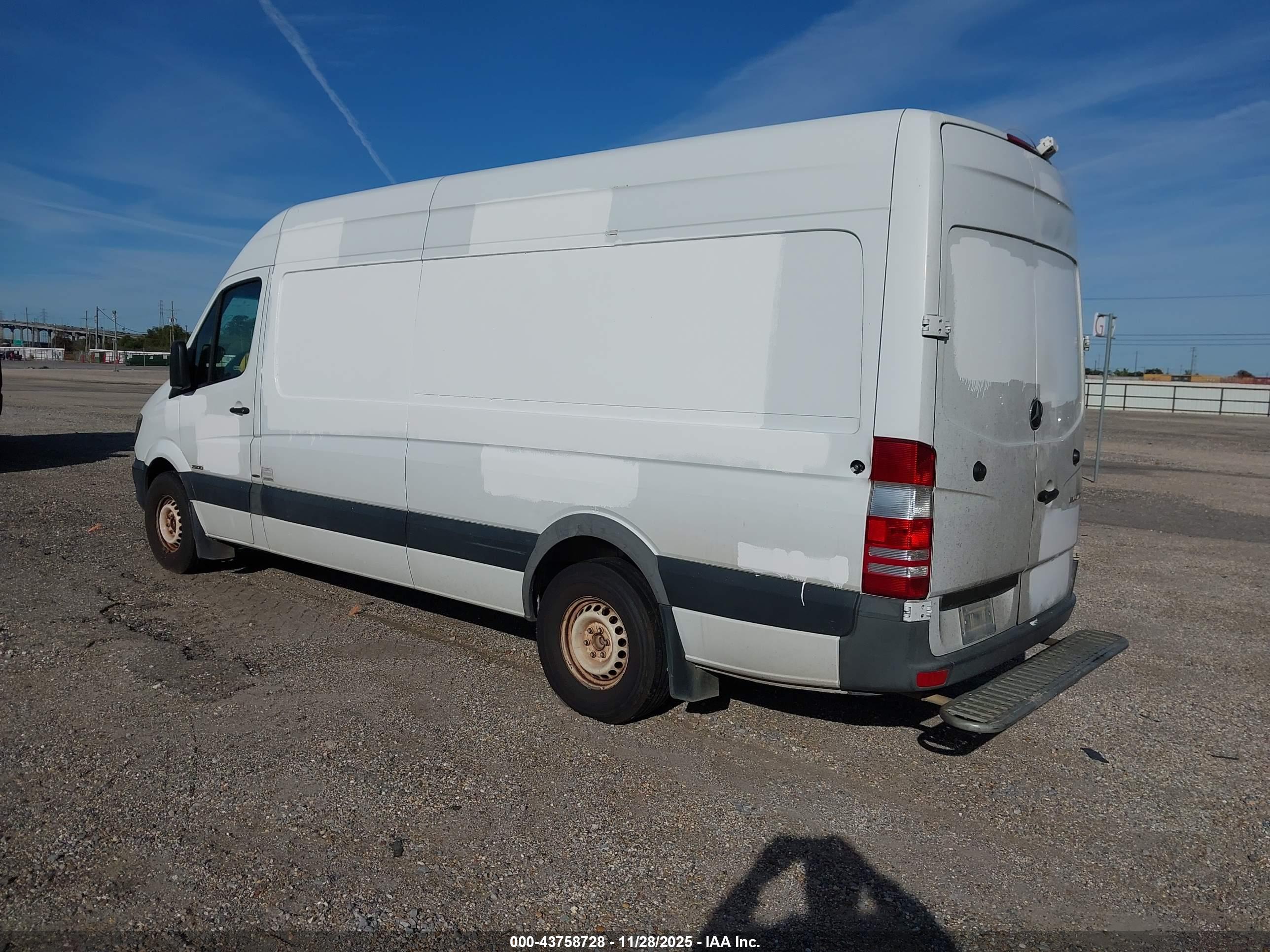 MERCEDES-BENZ SPRINTER image 3