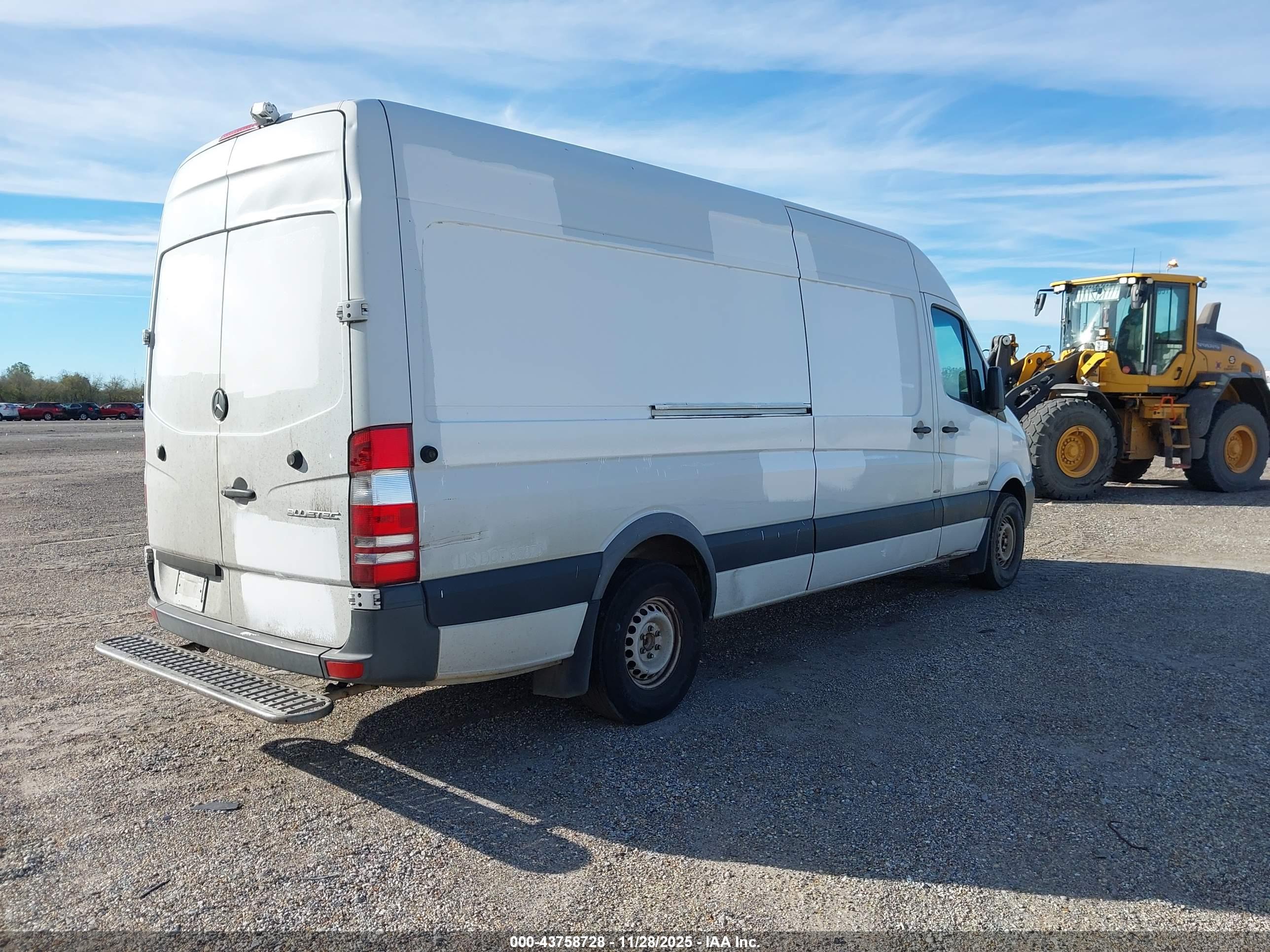 MERCEDES-BENZ SPRINTER image 4