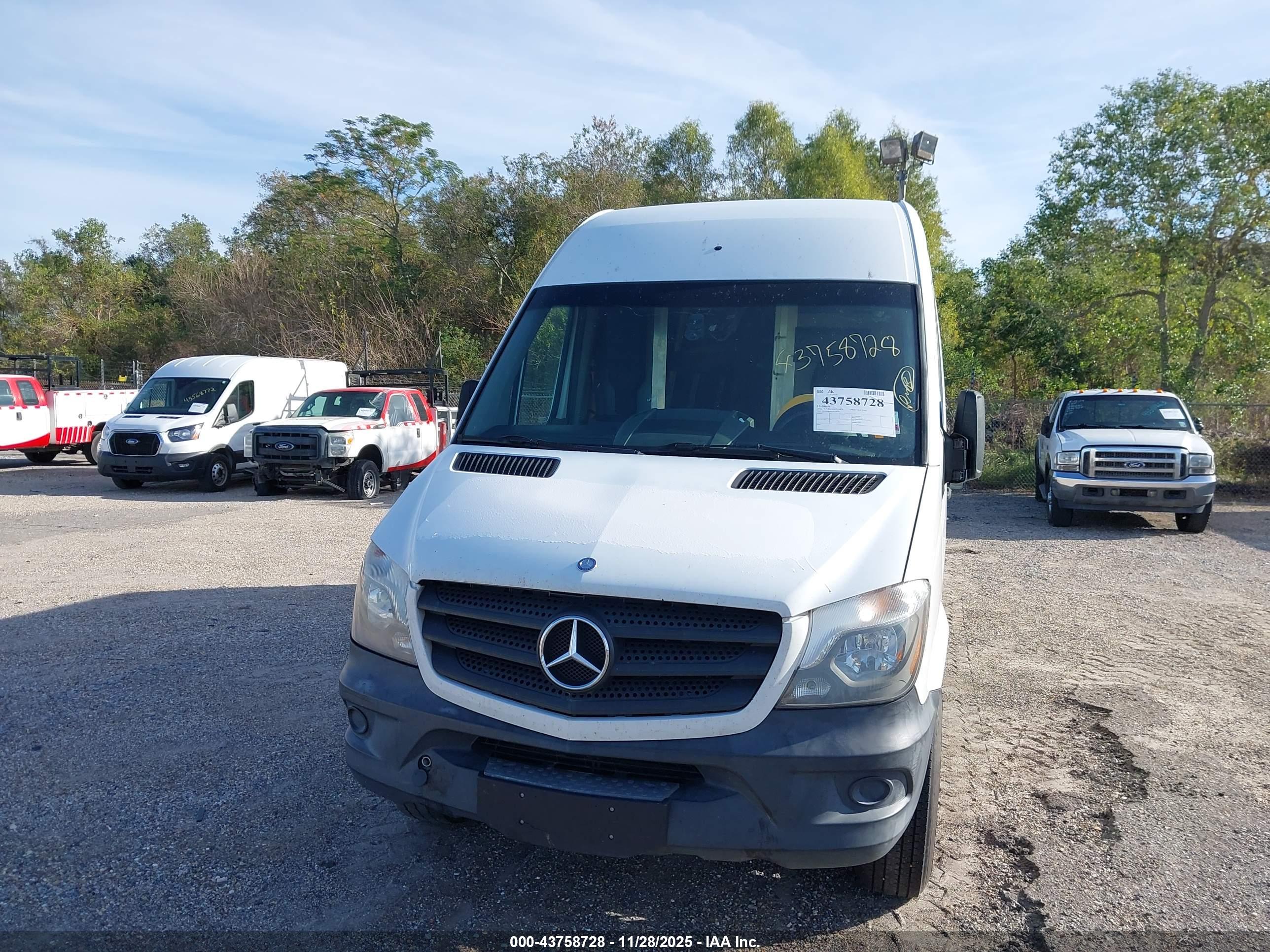 MERCEDES-BENZ SPRINTER image 6