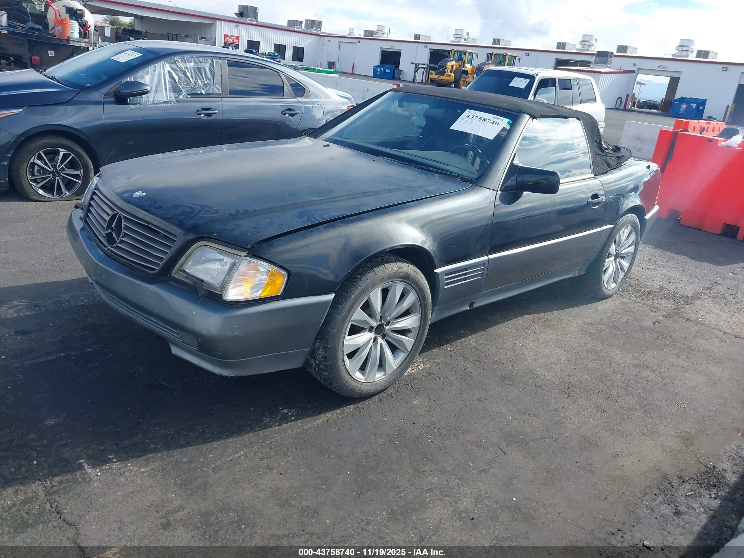 MERCEDES-BENZ SL image 2