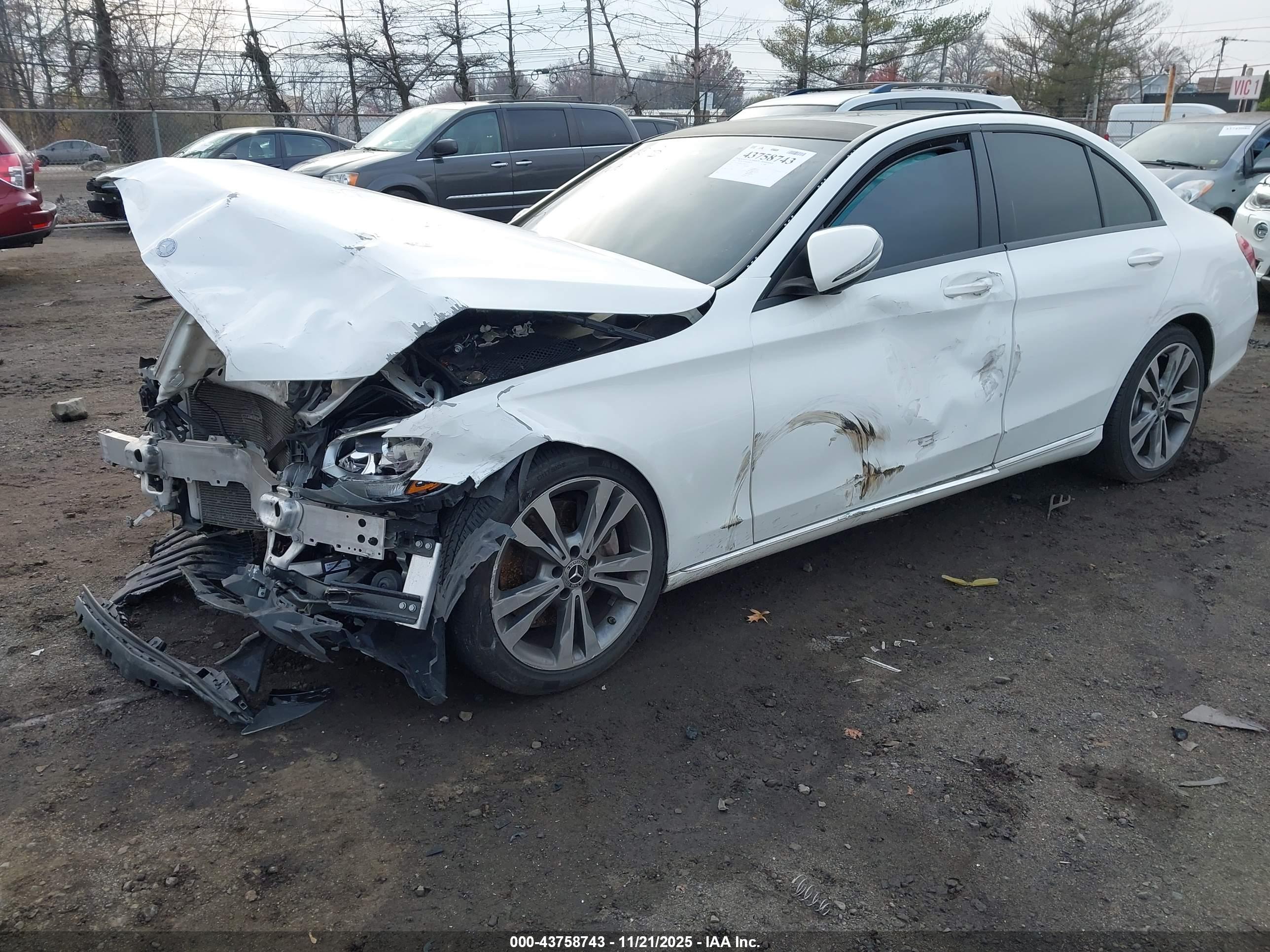 MERCEDES-BENZ C image 2