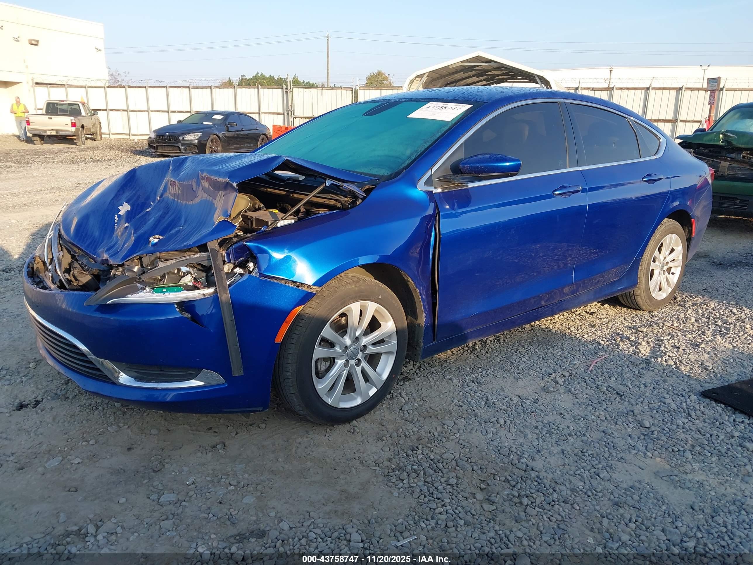 CHRYSLER 200 image 2
