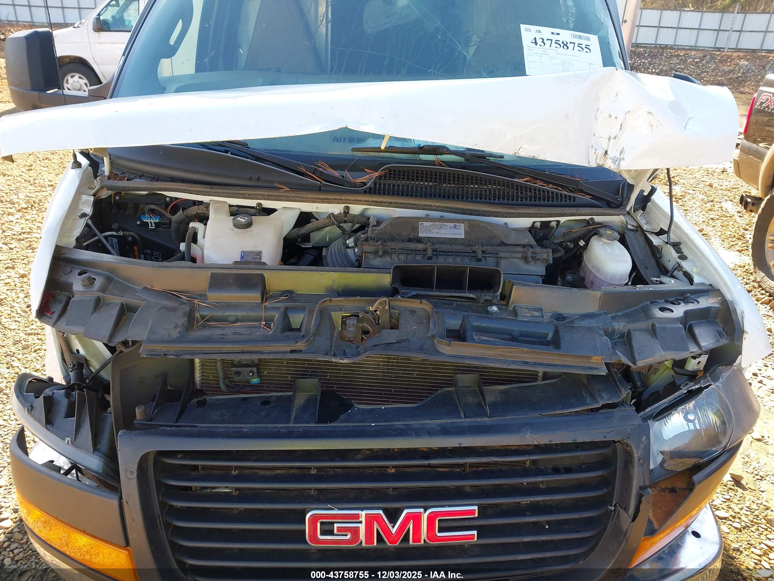 GMC SAVANA image 10