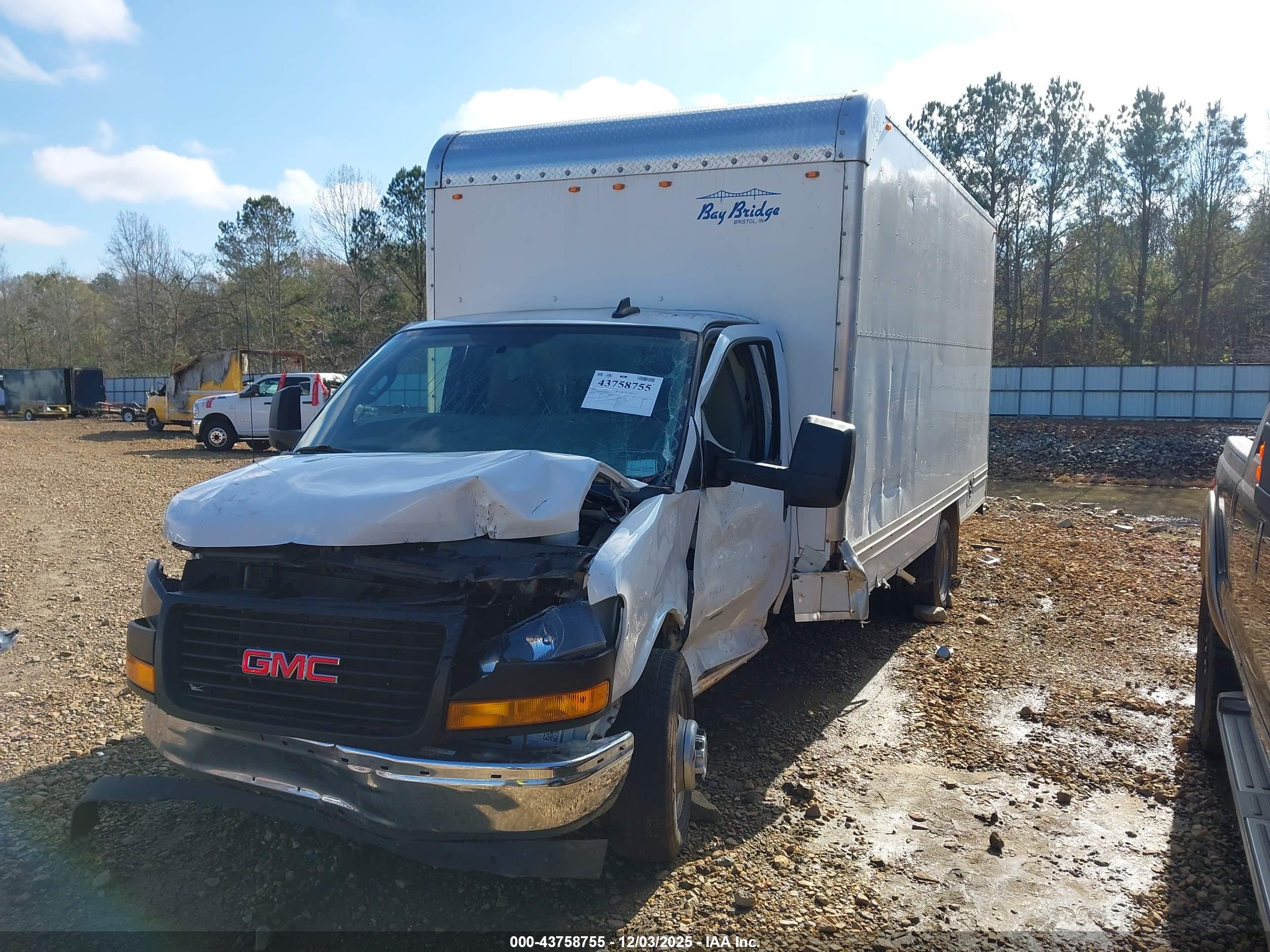 GMC SAVANA image 2