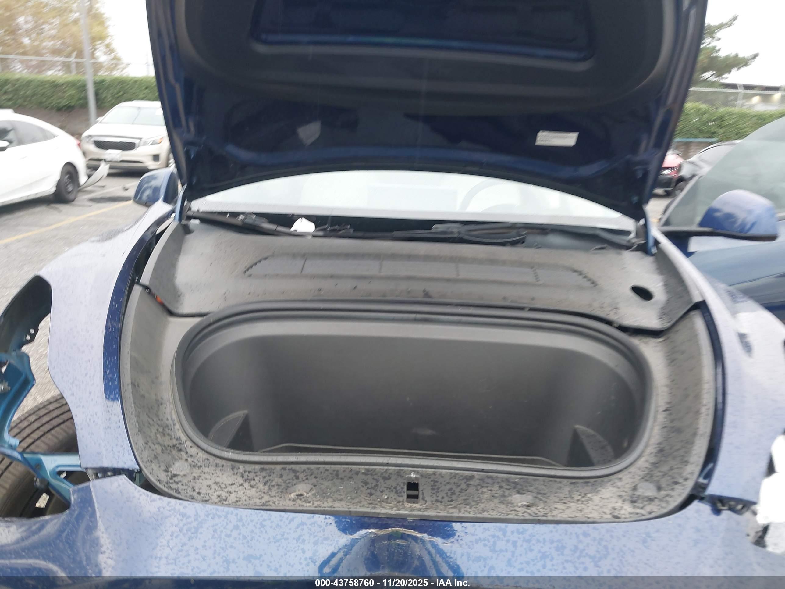 TESLA MODEL image 10
