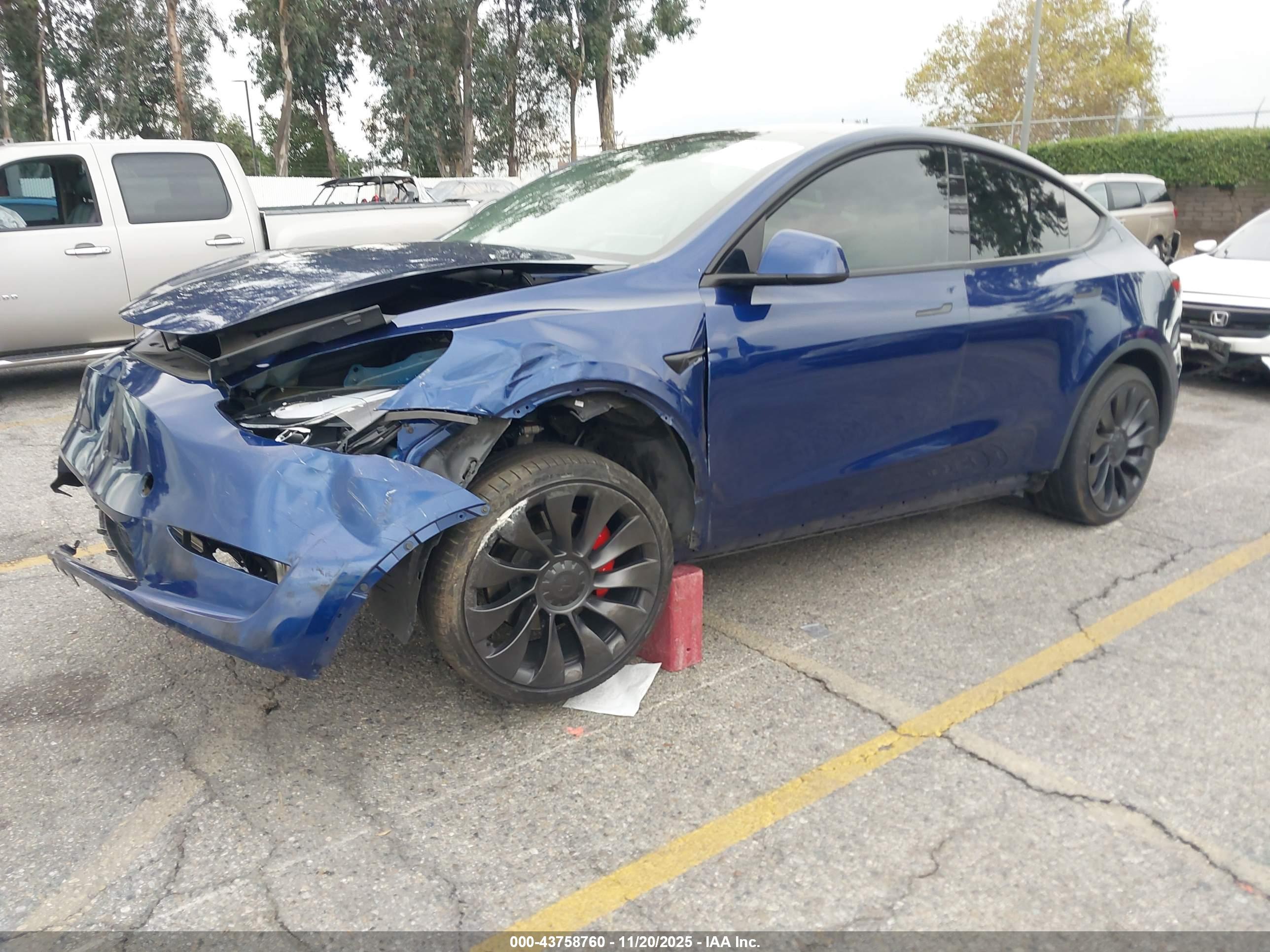 TESLA MODEL image 2
