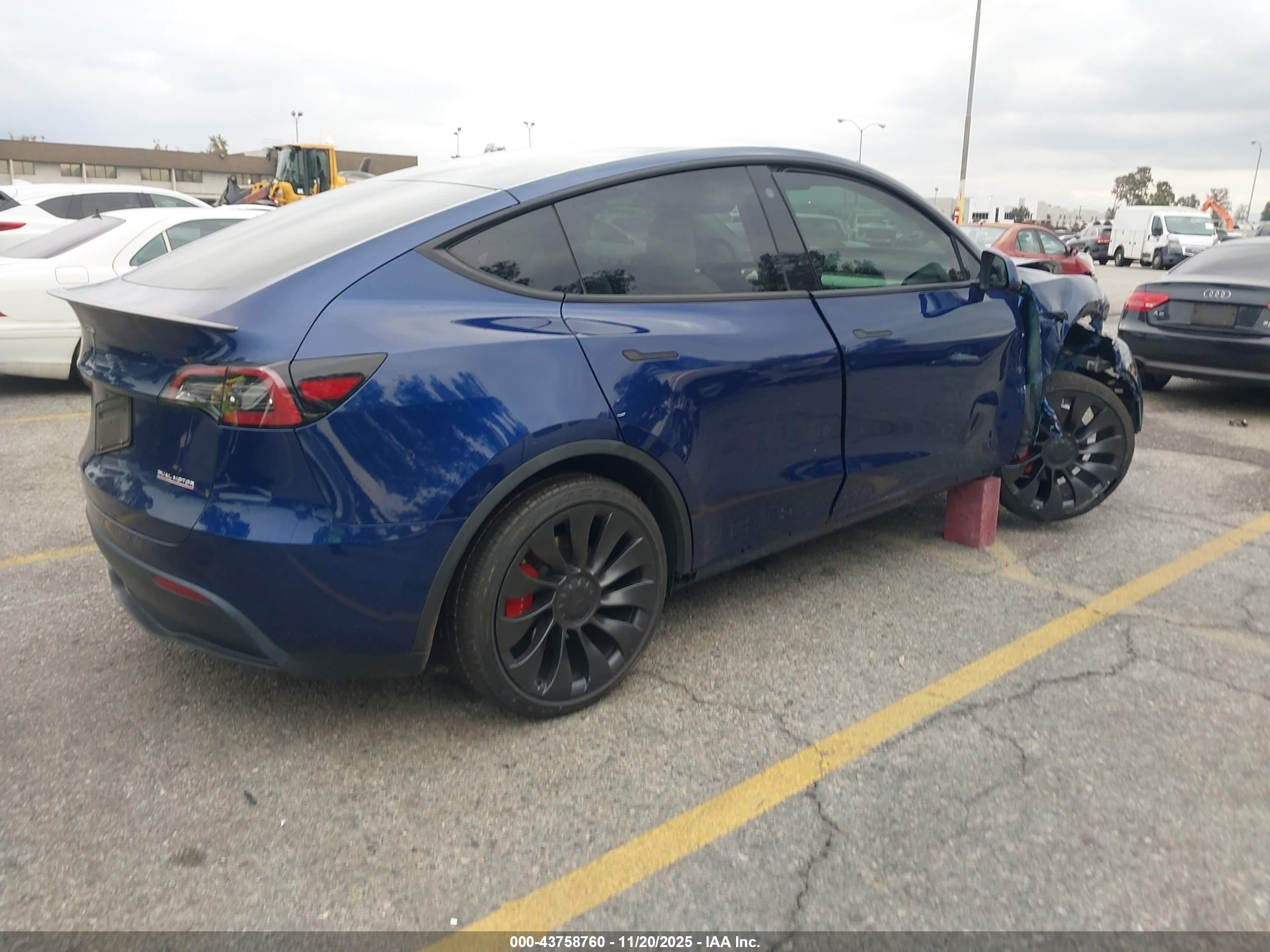 TESLA MODEL image 4
