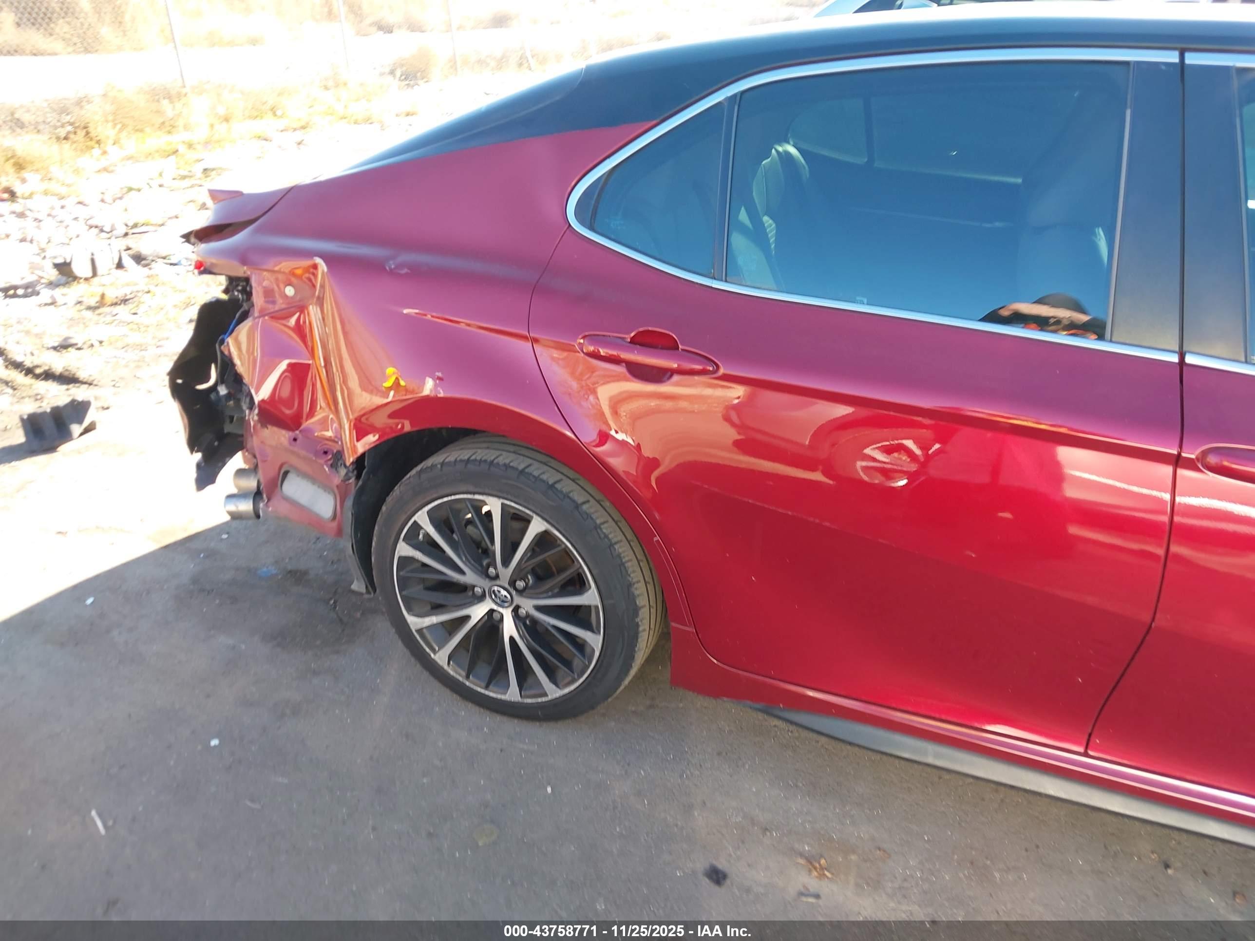 TOYOTA CAMRY image 6