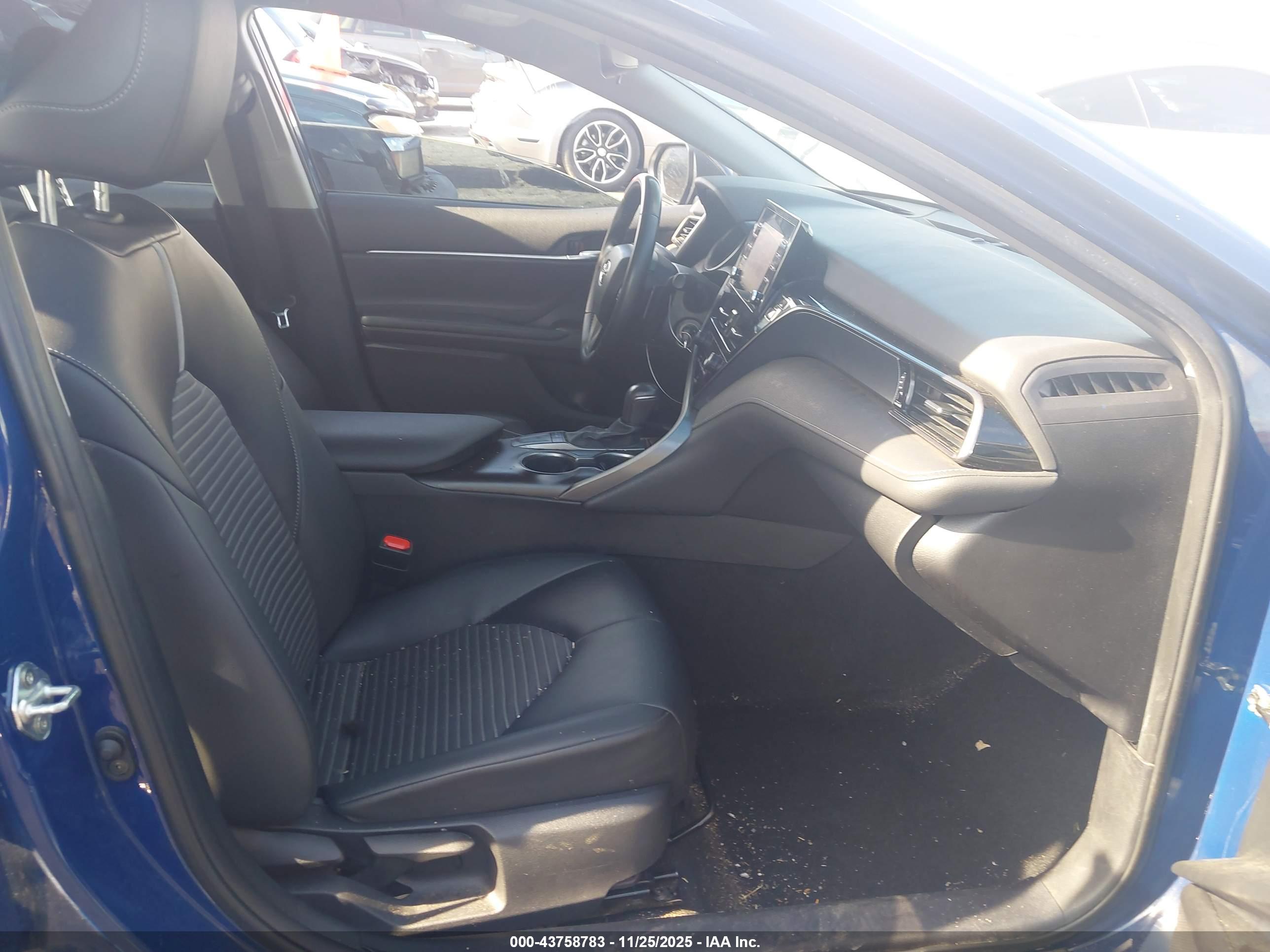 TOYOTA CAMRY image 5