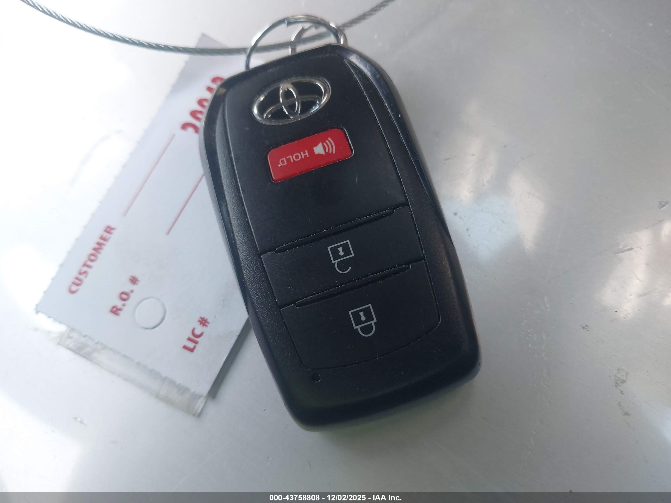 TOYOTA COROLLA image 11