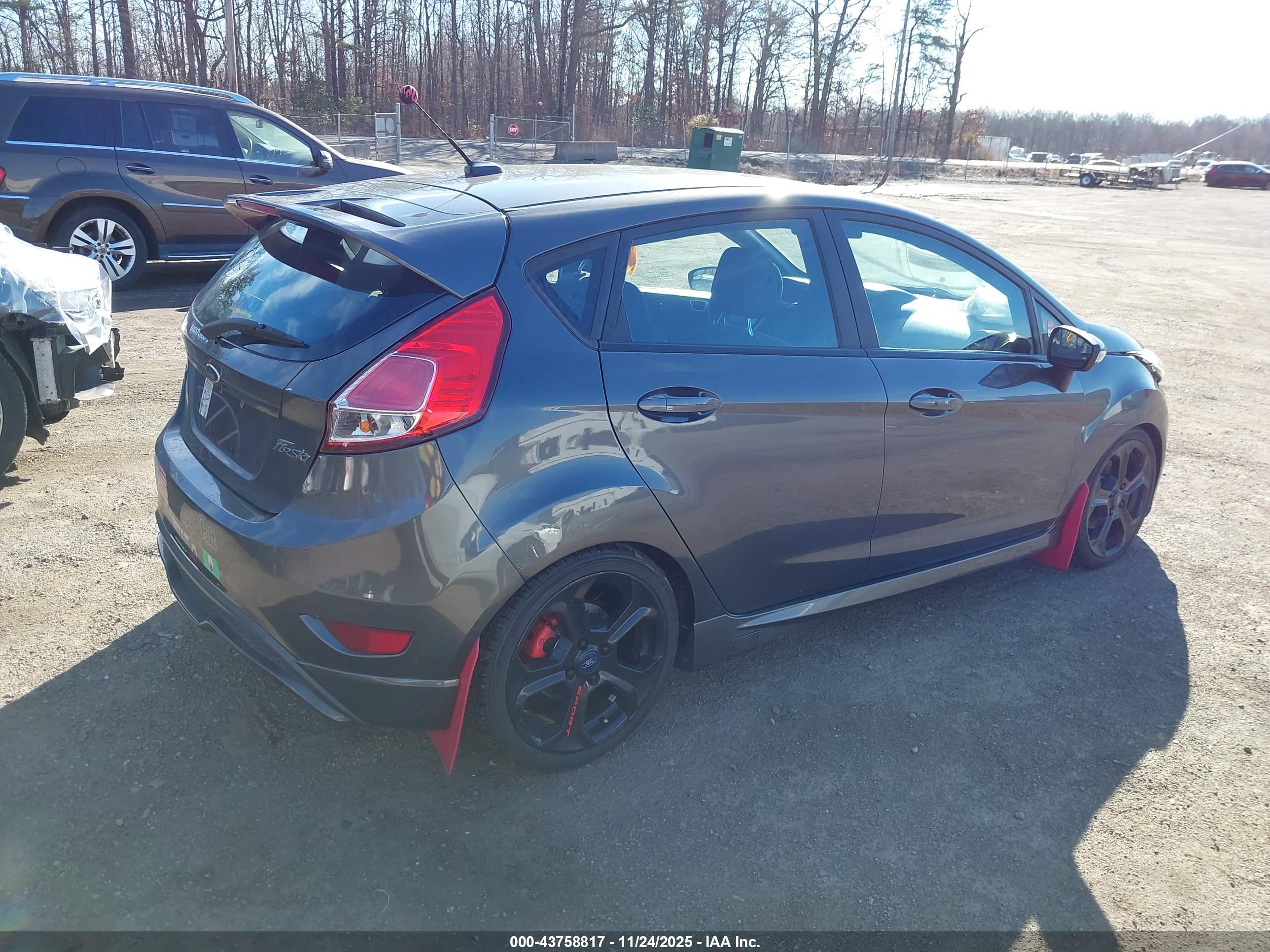FORD FIESTA image 4