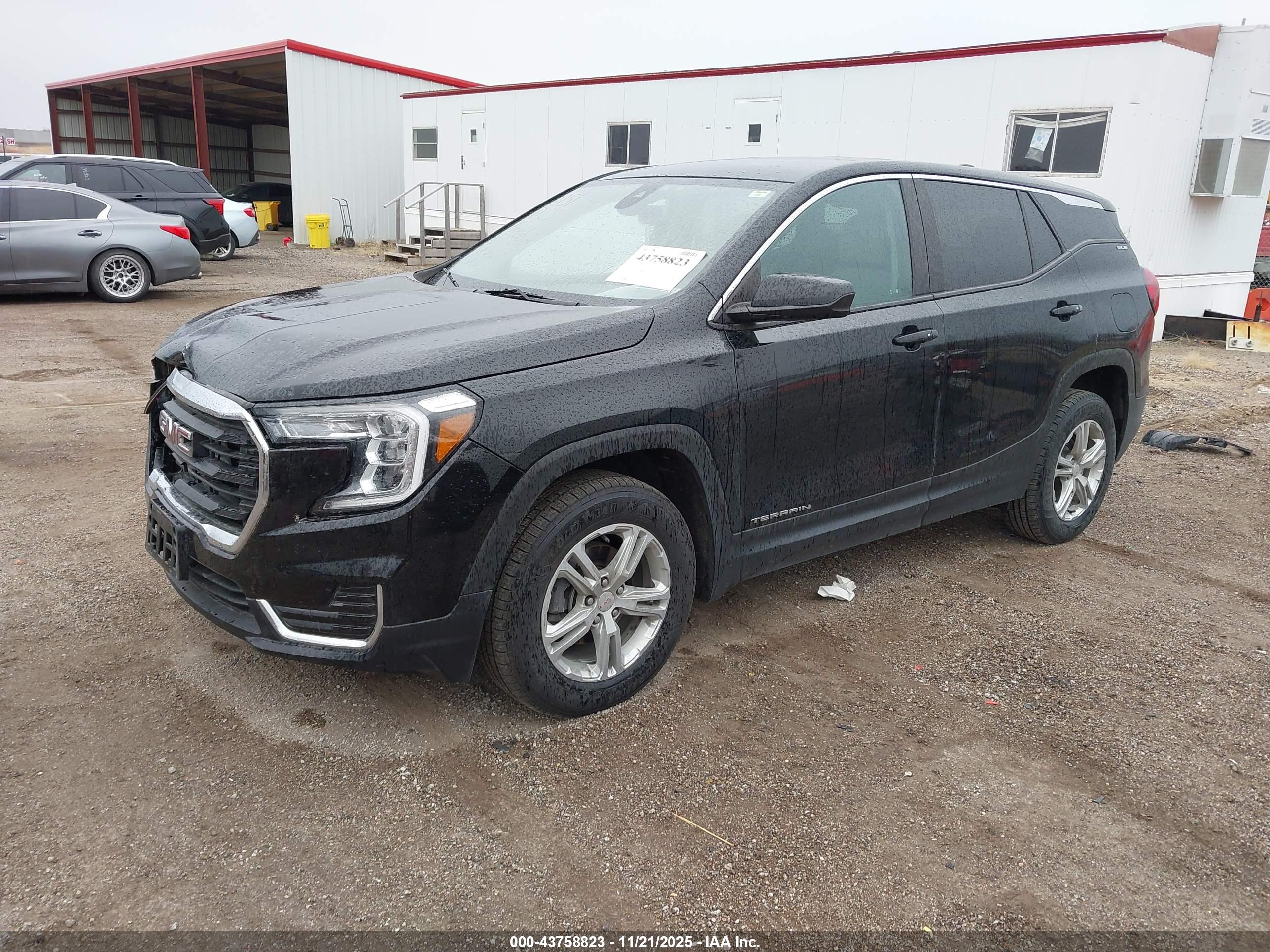 GMC TERRAIN image 2