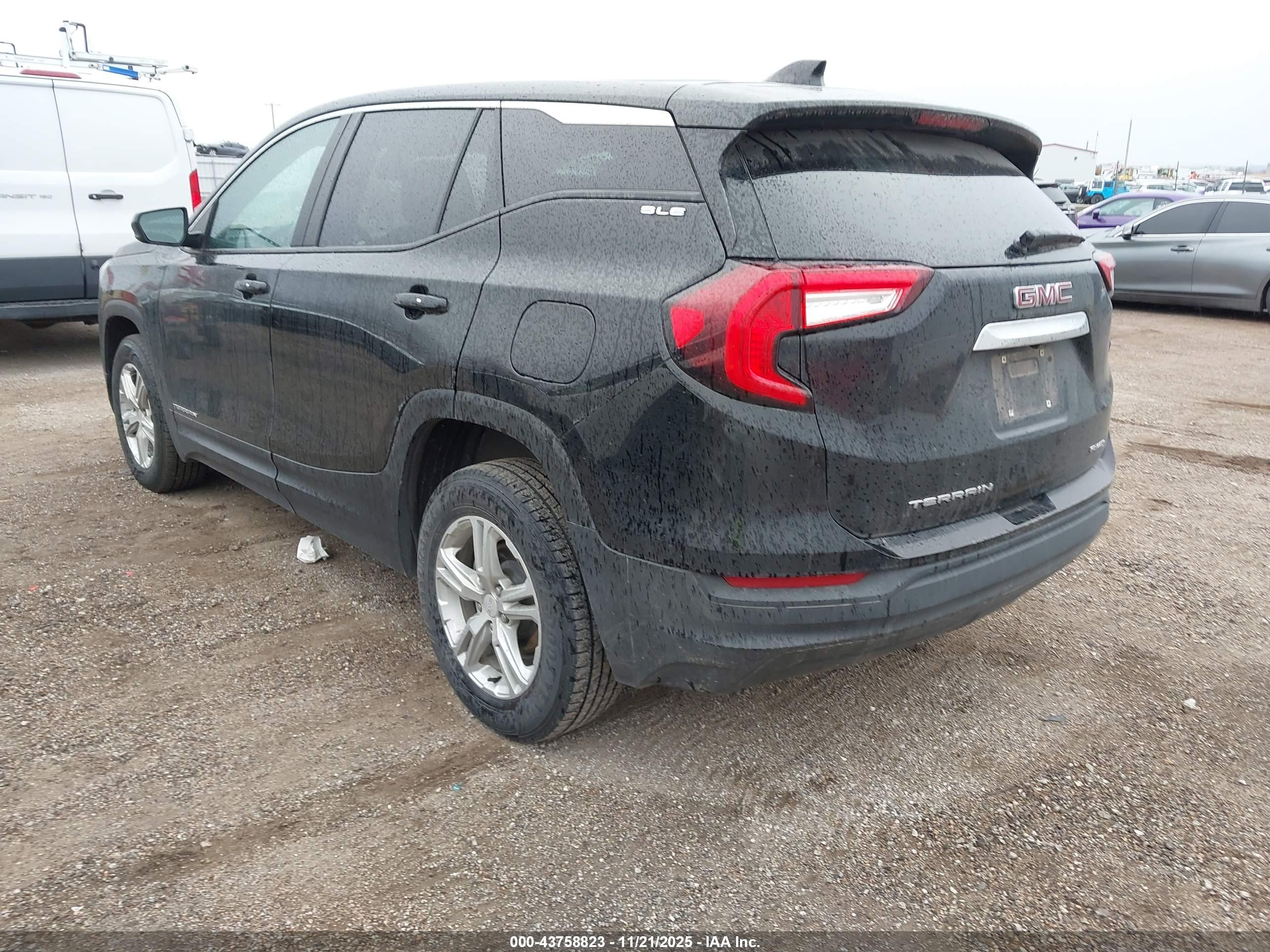 GMC TERRAIN image 3