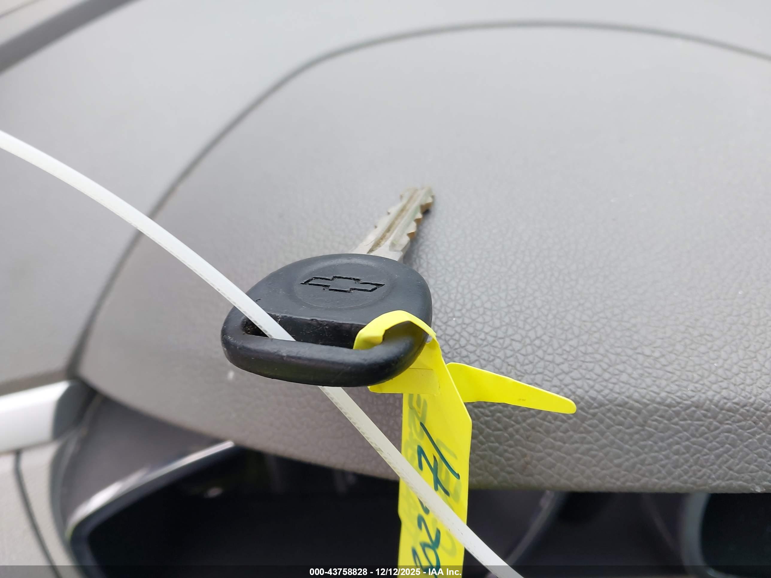 CHEVROLET TRAVERSE image 11