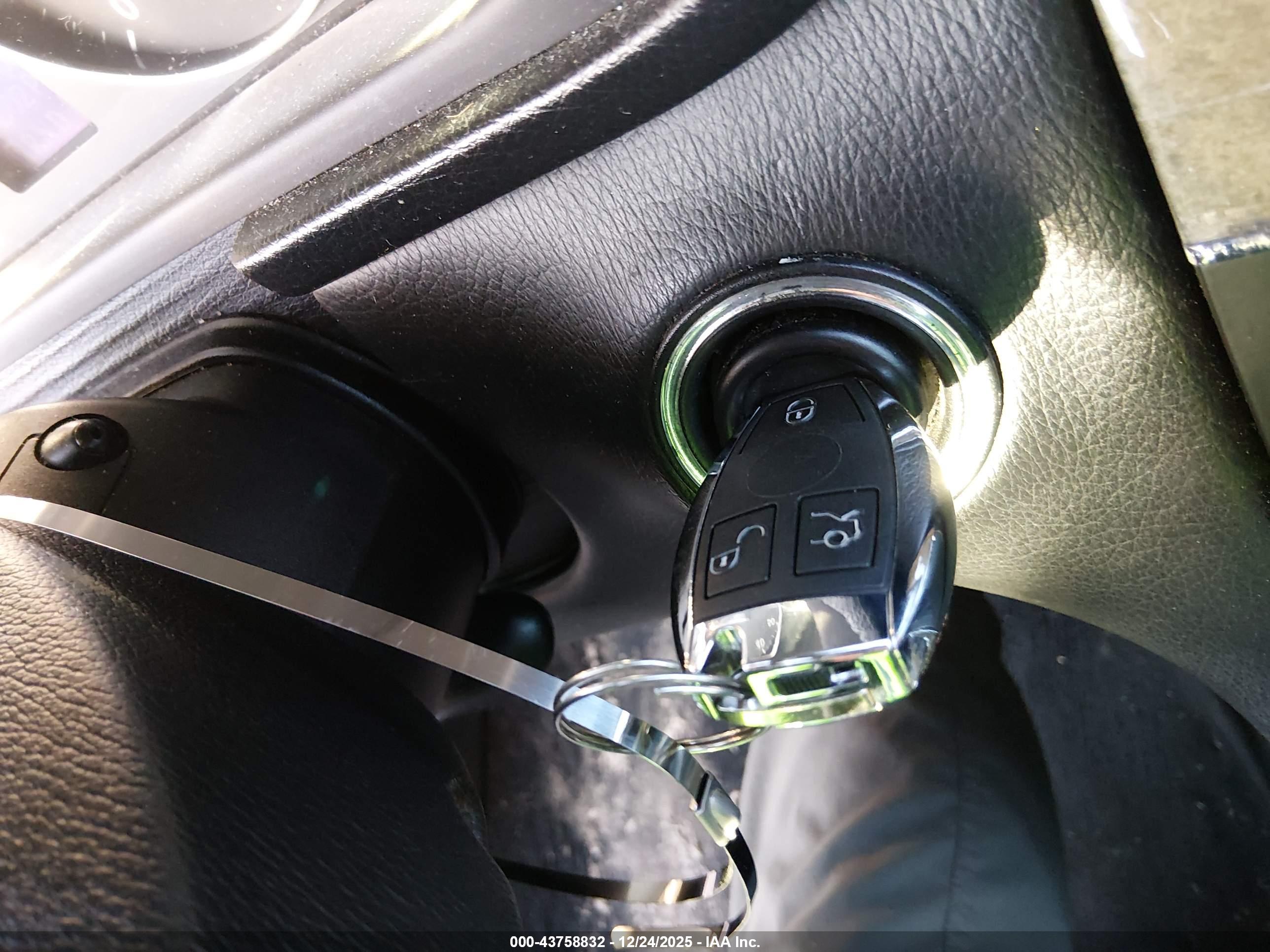 MERCEDES-BENZ C image 11
