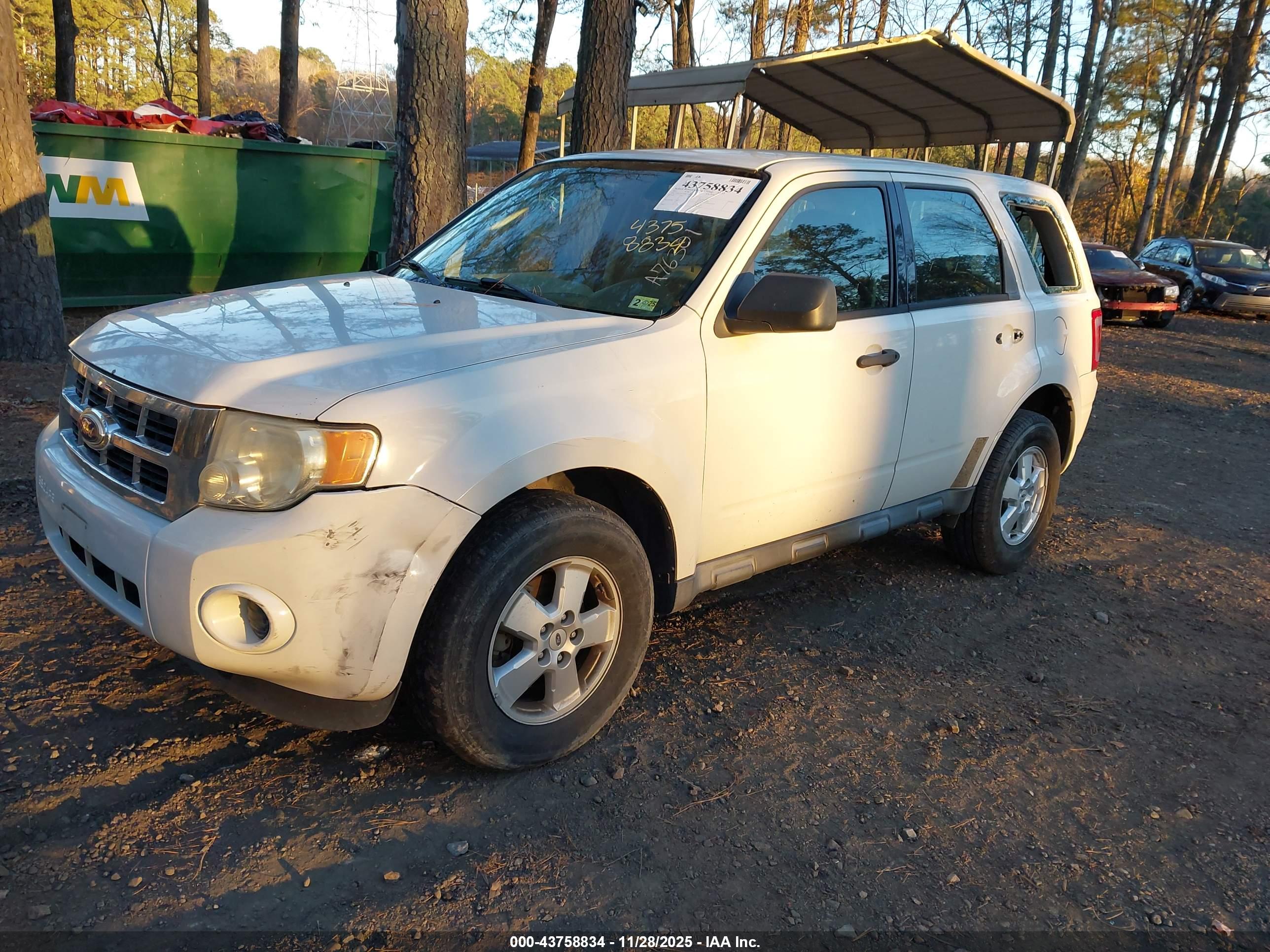 FORD ESCAPE image 2