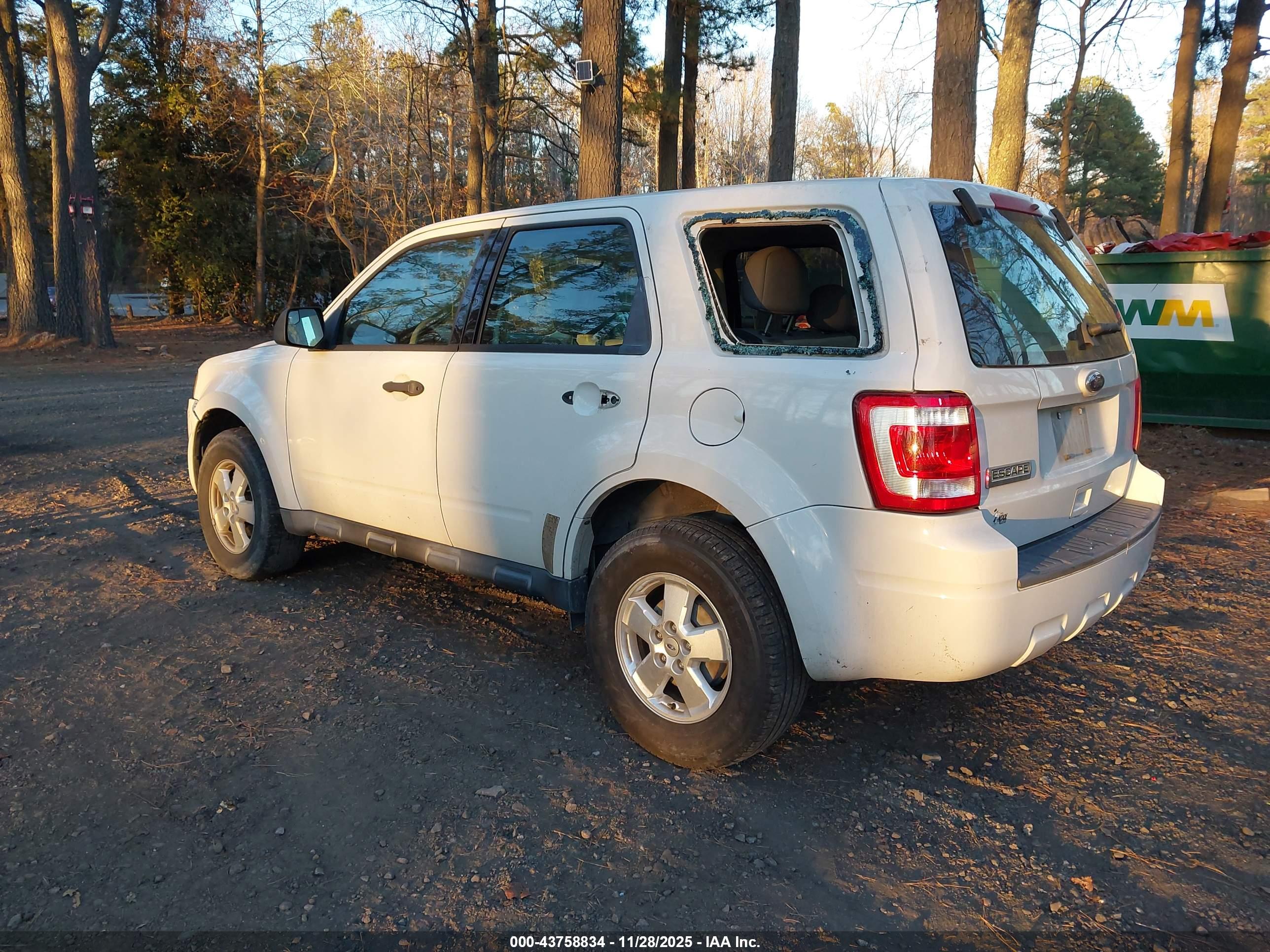 FORD ESCAPE image 3