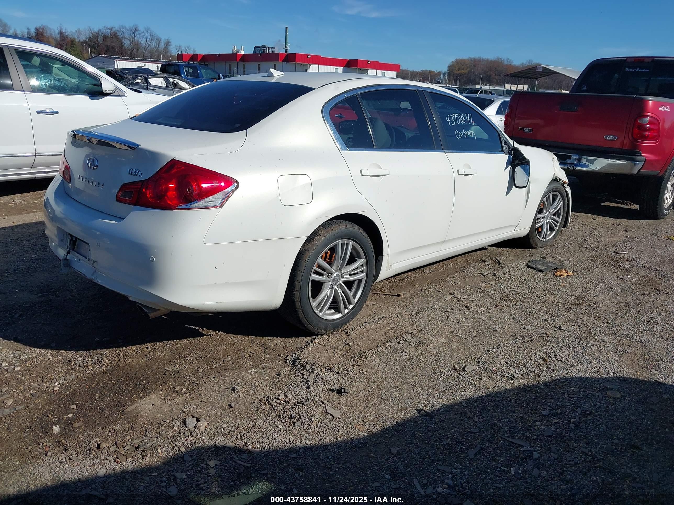 INFINITI G37X image 4