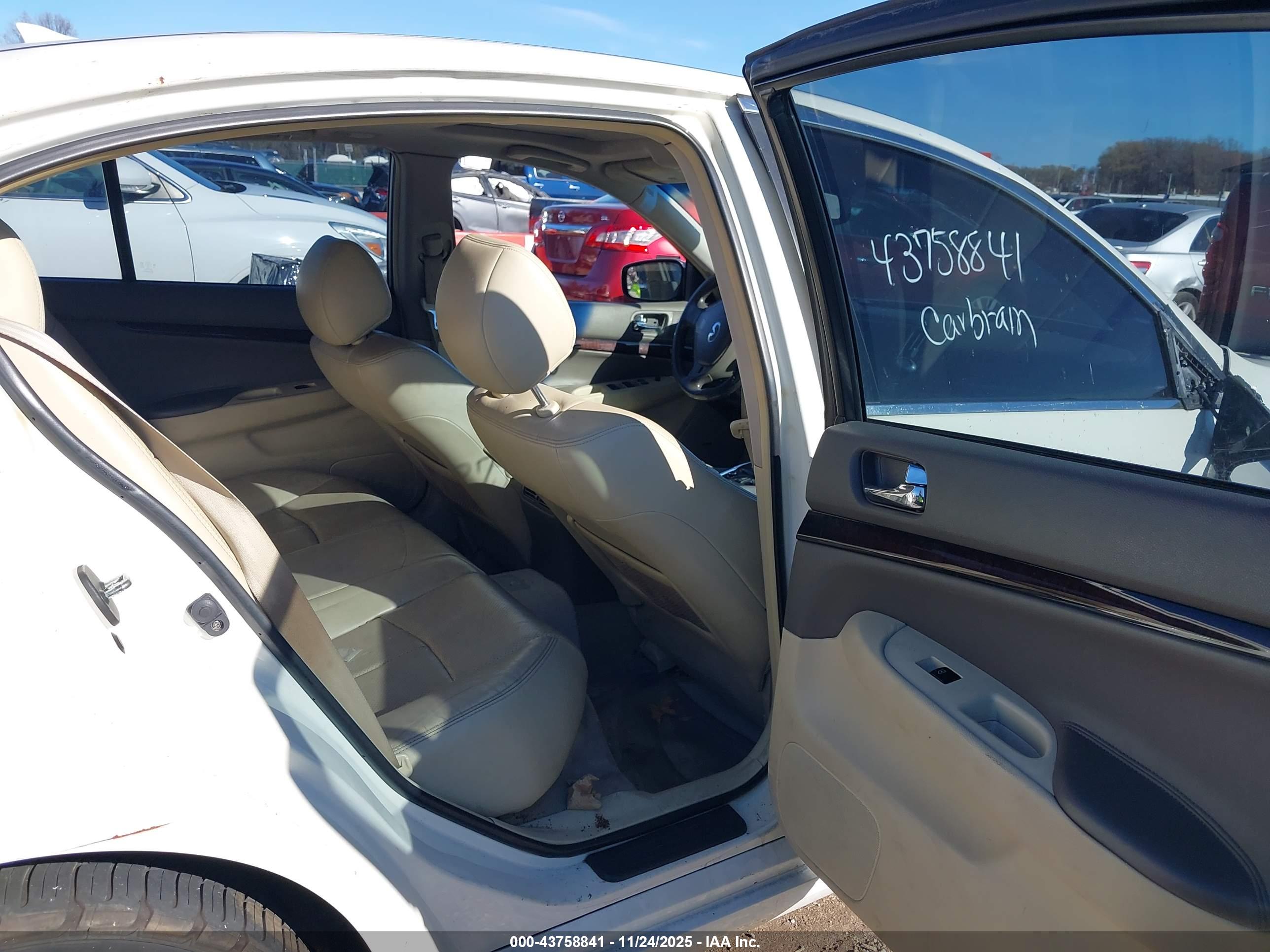 INFINITI G37X image 8