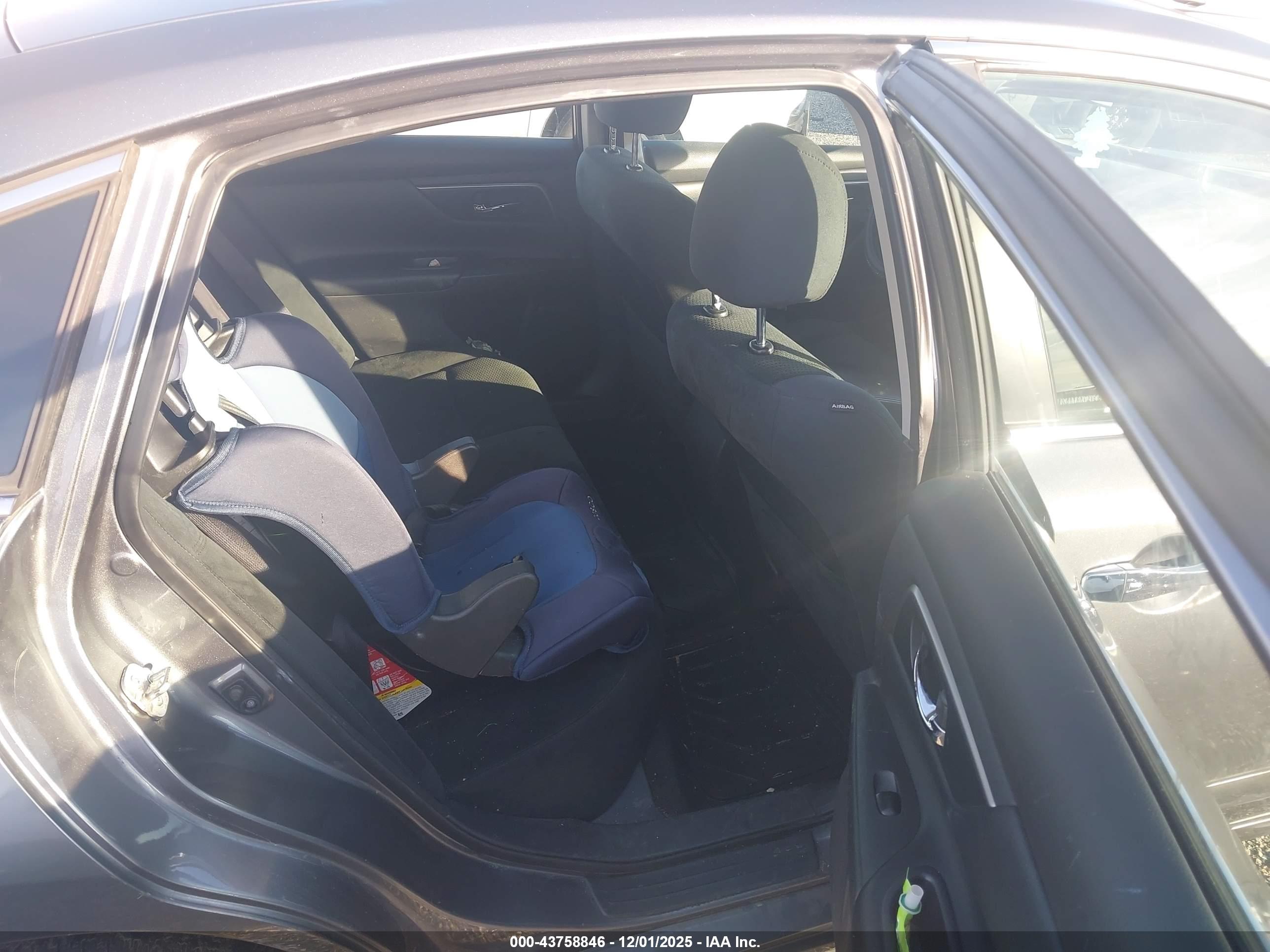 NISSAN ALTIMA image 8