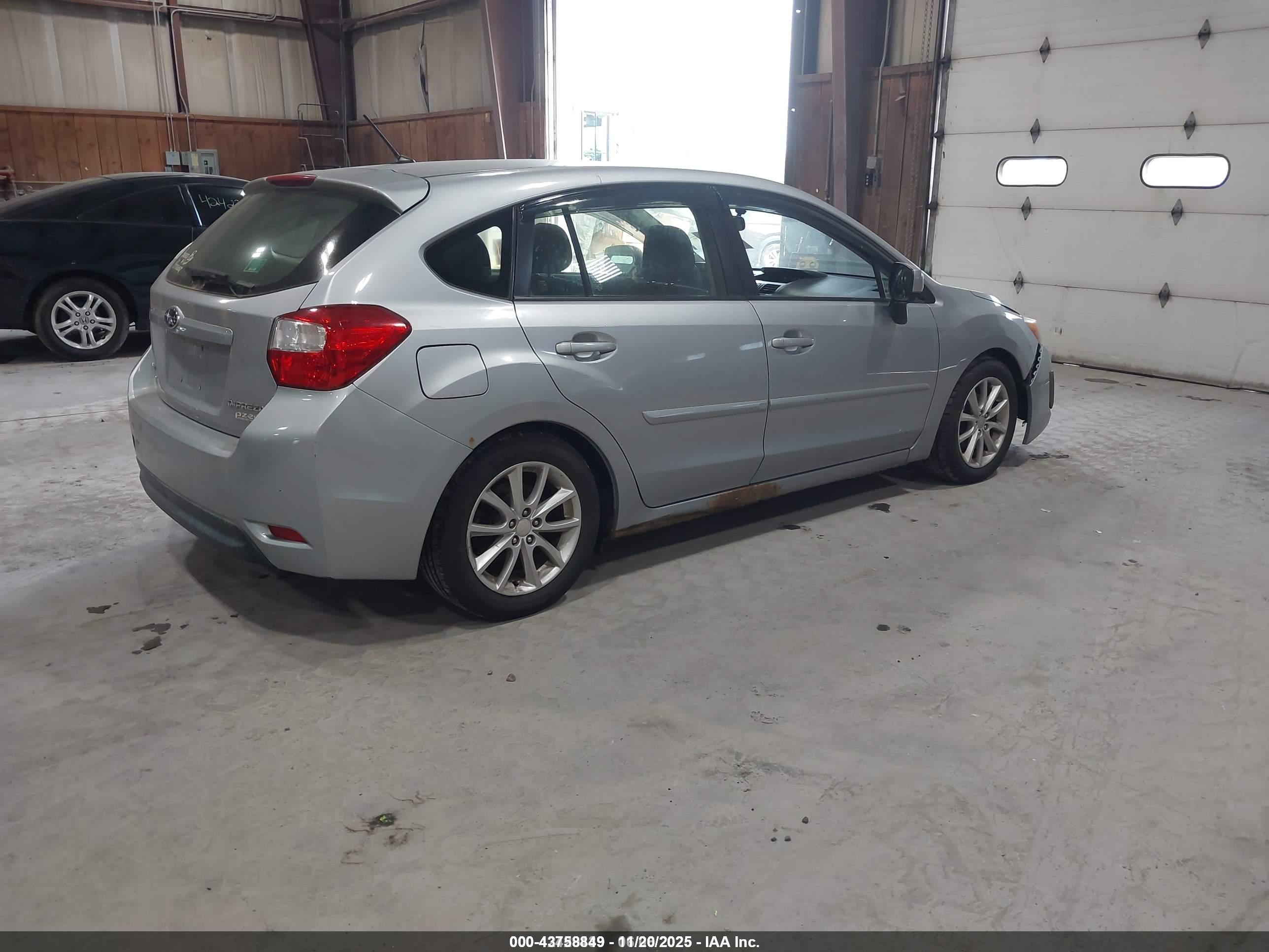 SUBARU IMPREZA image 4