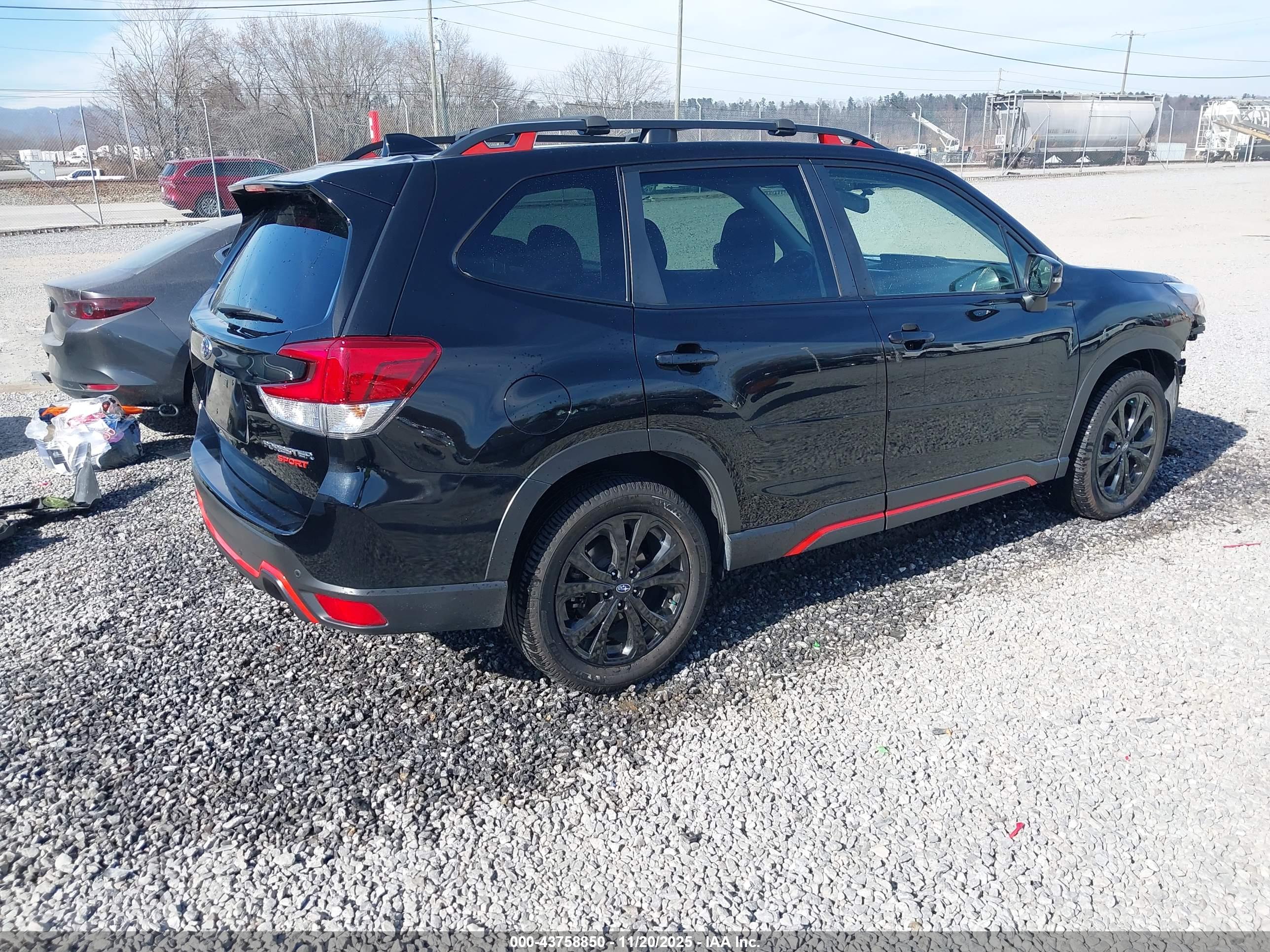 SUBARU FORESTER image 4