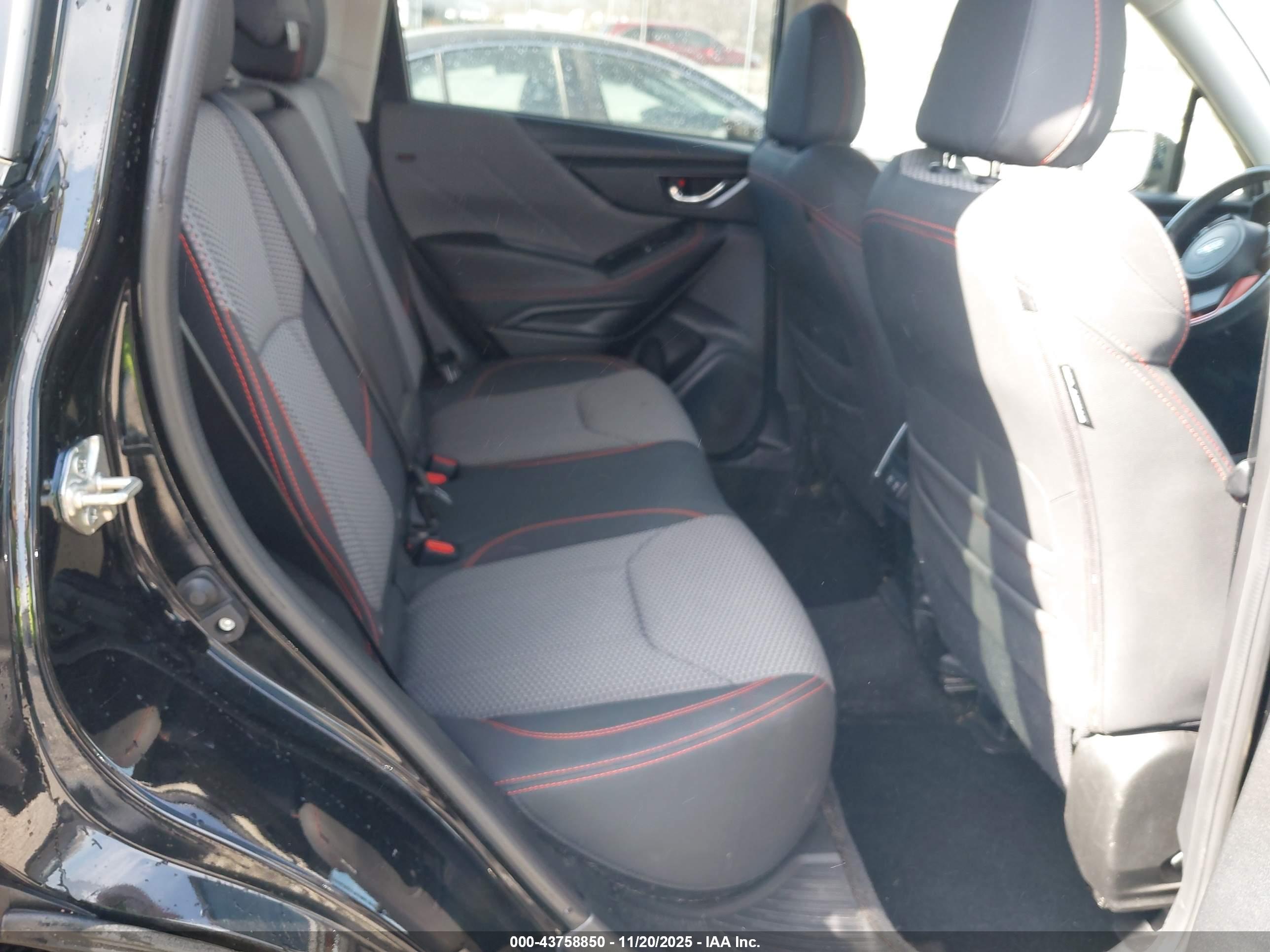SUBARU FORESTER image 8