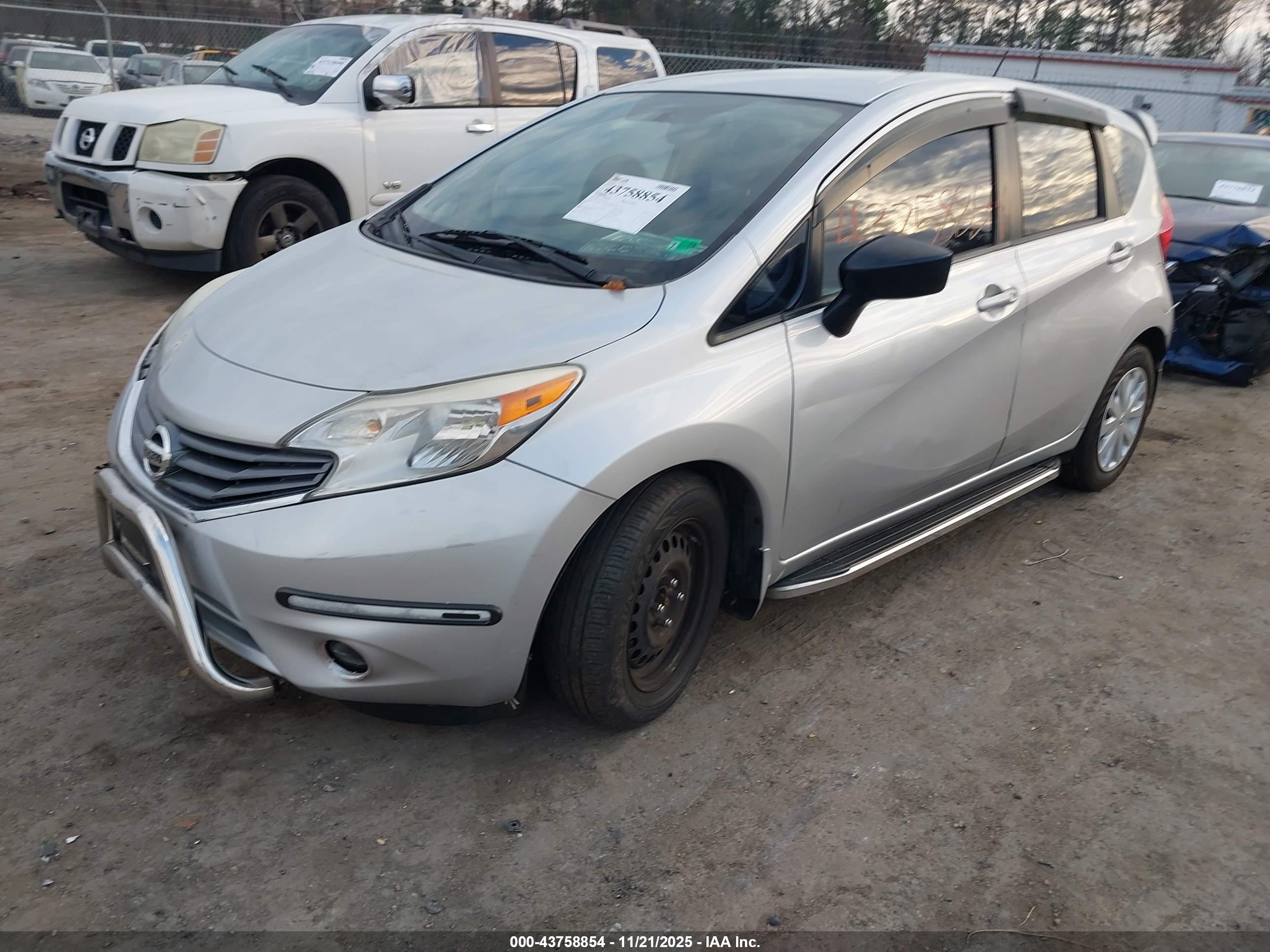 NISSAN VERSA image 2