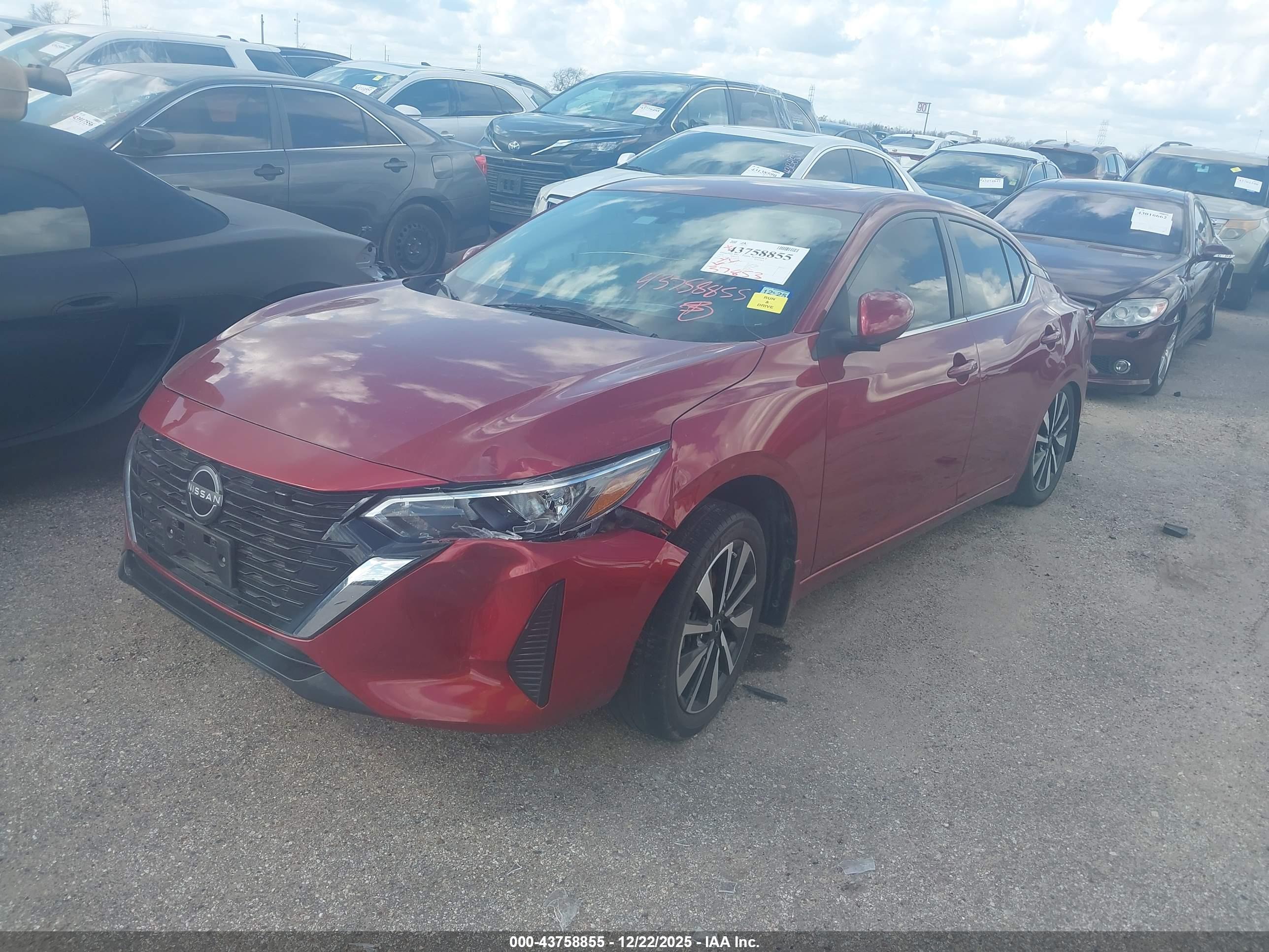 NISSAN SENTRA image 2