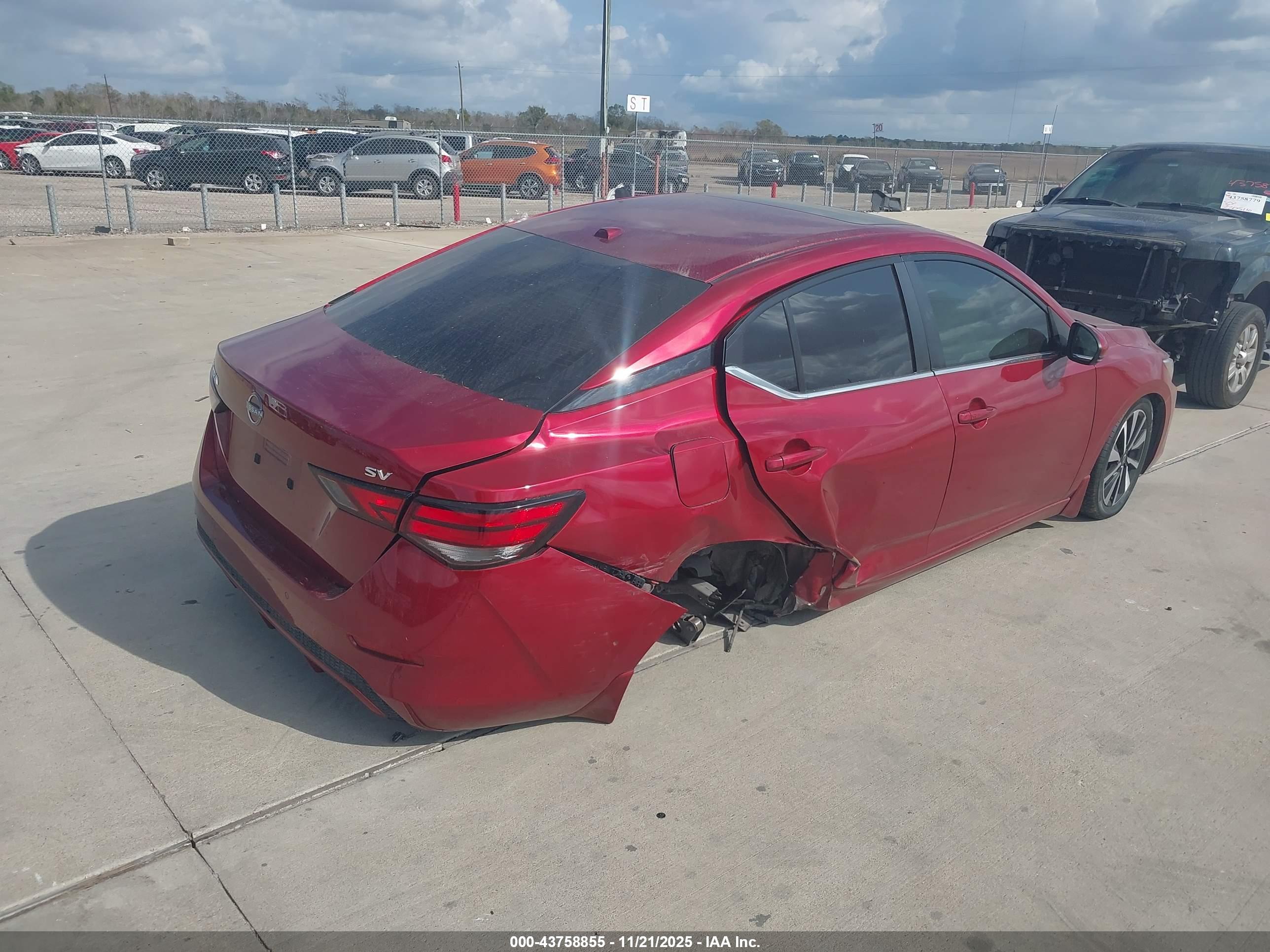 NISSAN SENTRA image 4