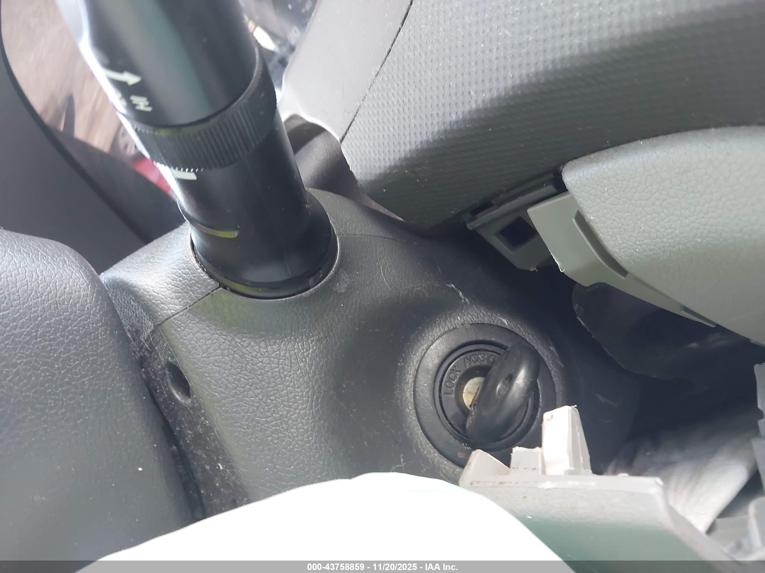 HYUNDAI ACCENT image 11