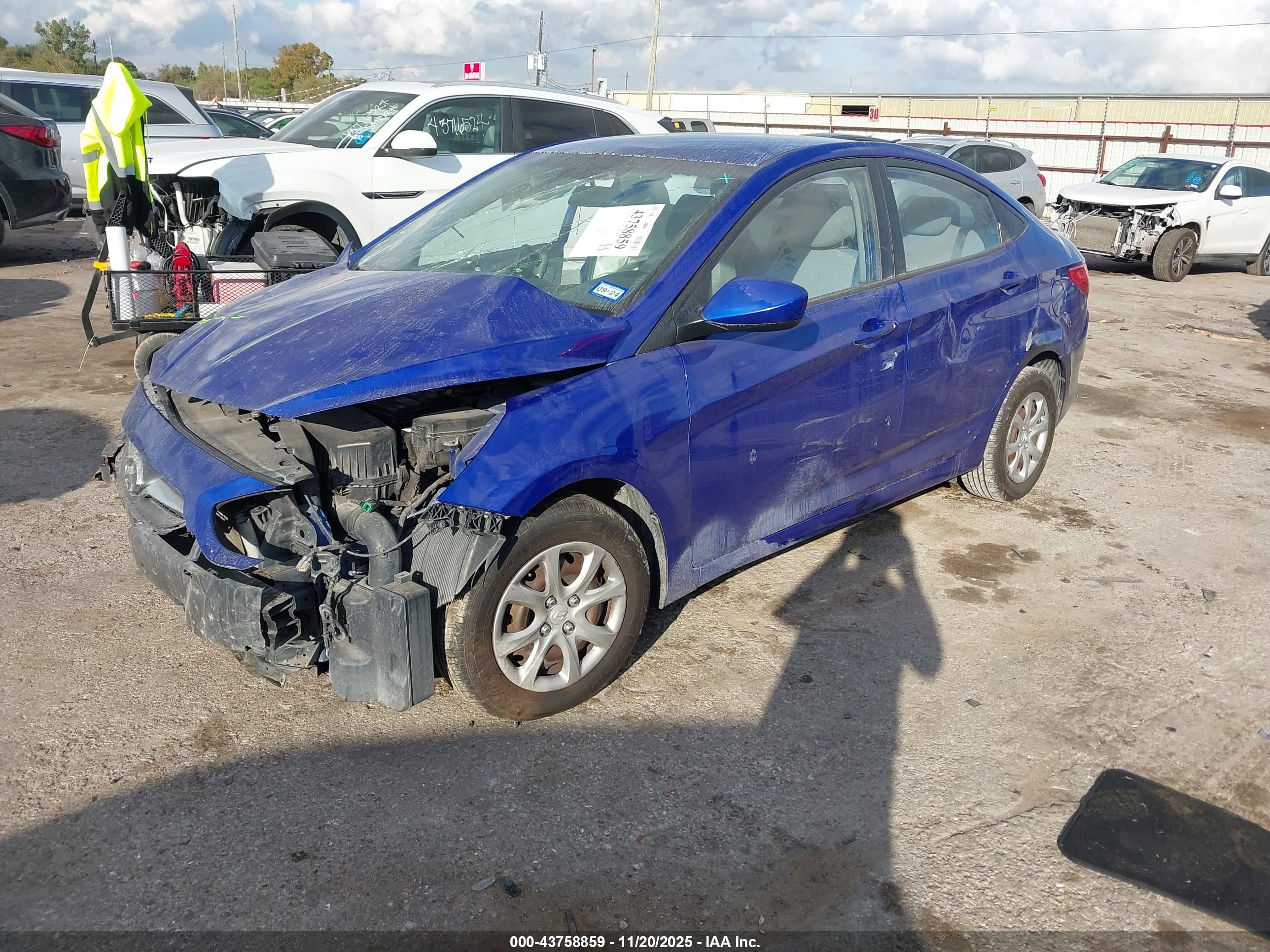 HYUNDAI ACCENT image 2