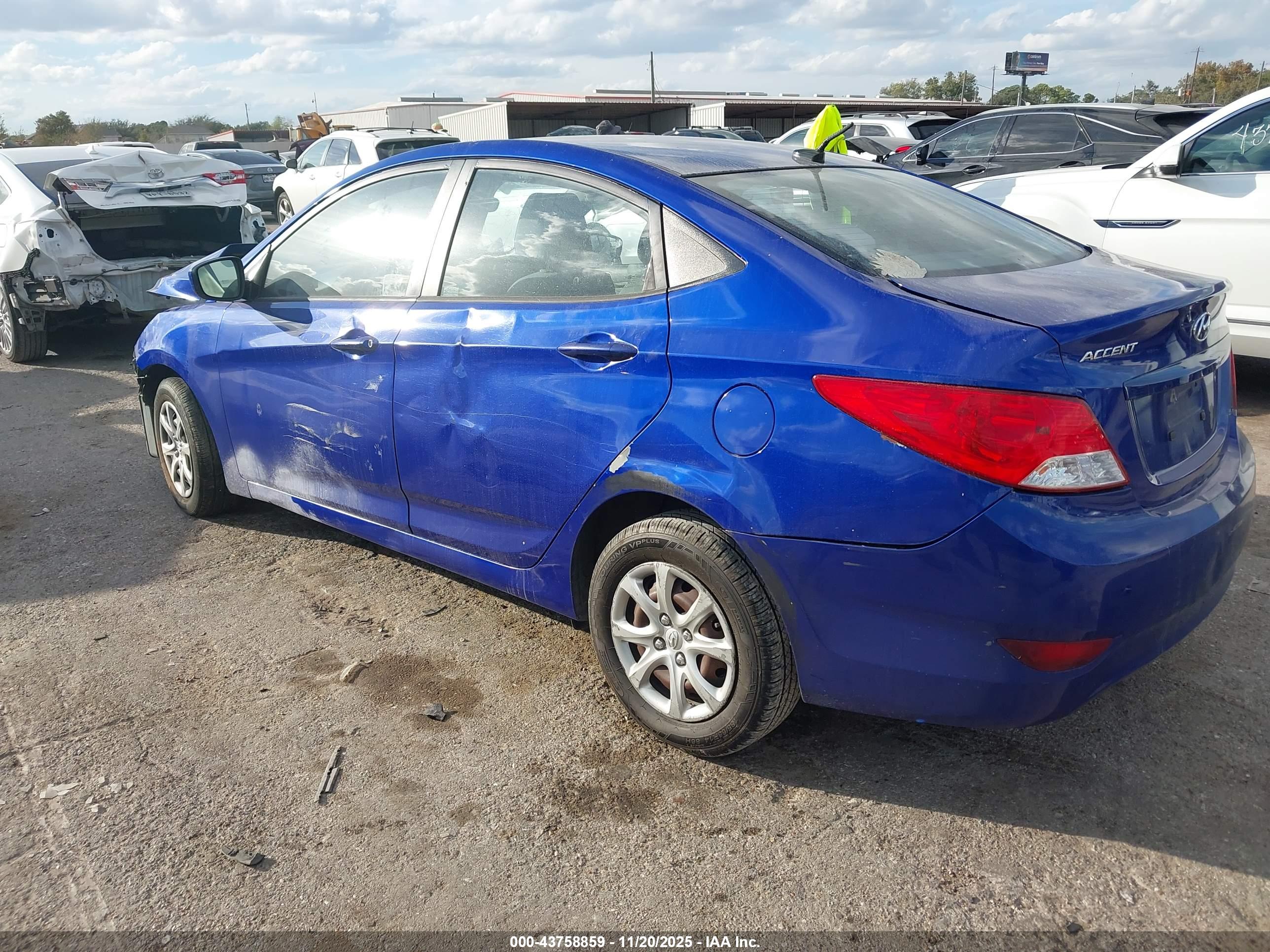 HYUNDAI ACCENT image 3