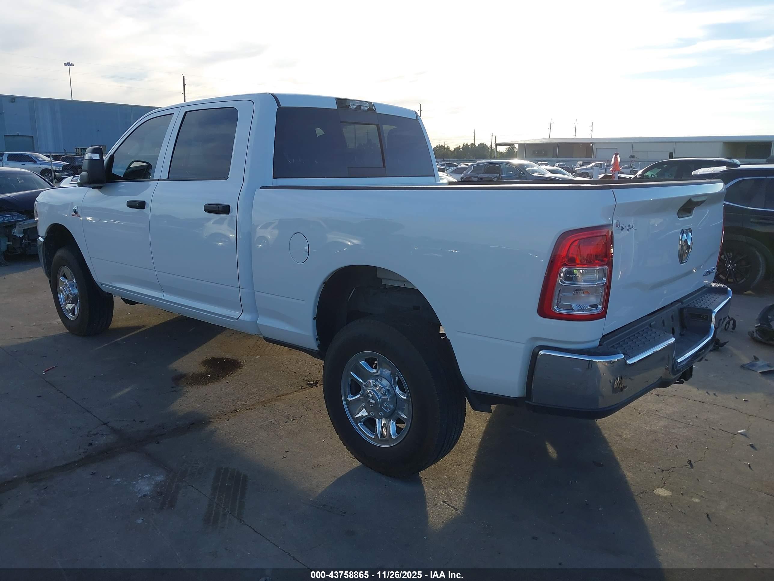 RAM 2500 image 3