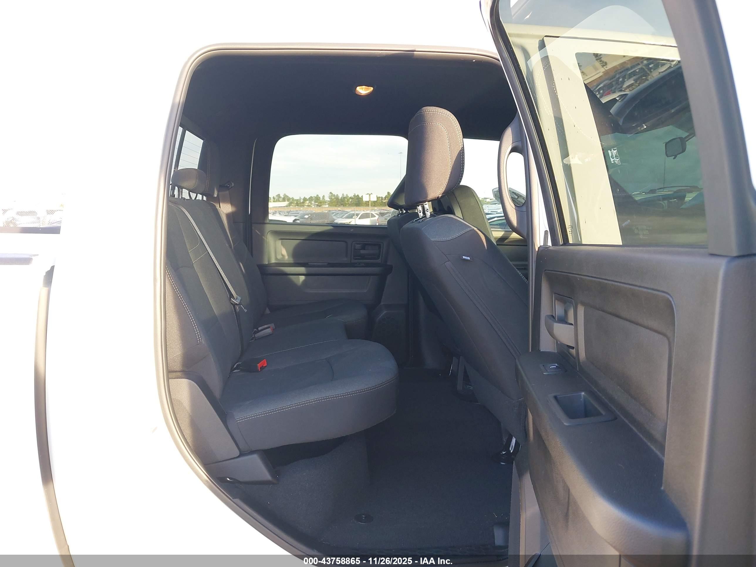 RAM 2500 image 8