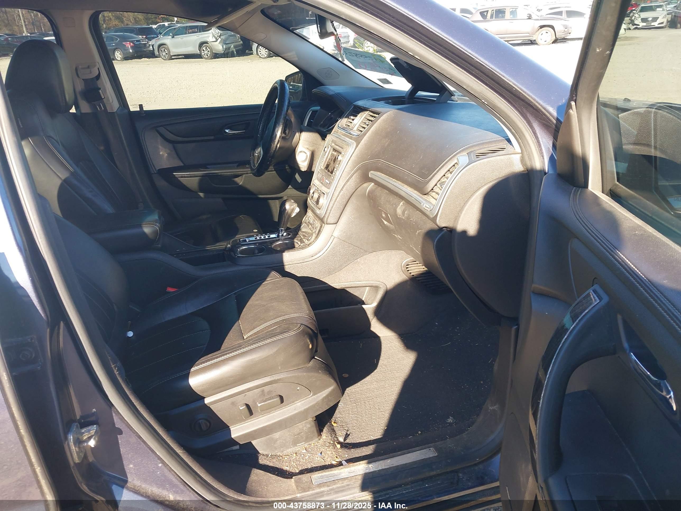 GMC ACADIA image 5